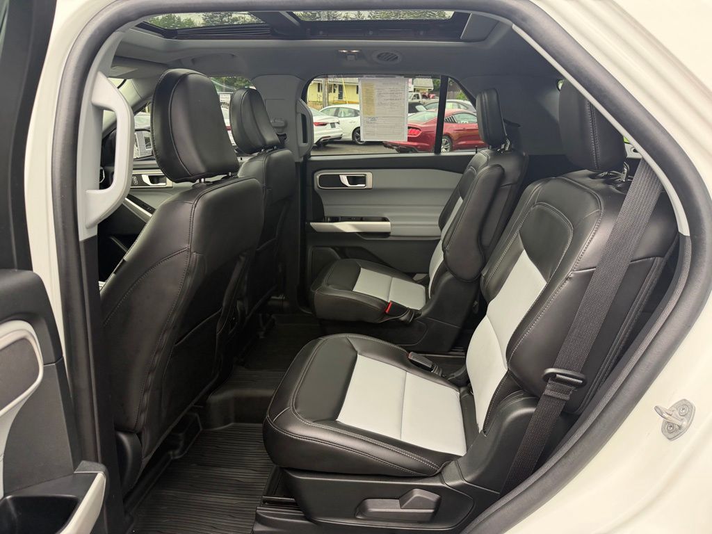 2022 Ford Explorer XLT AWD