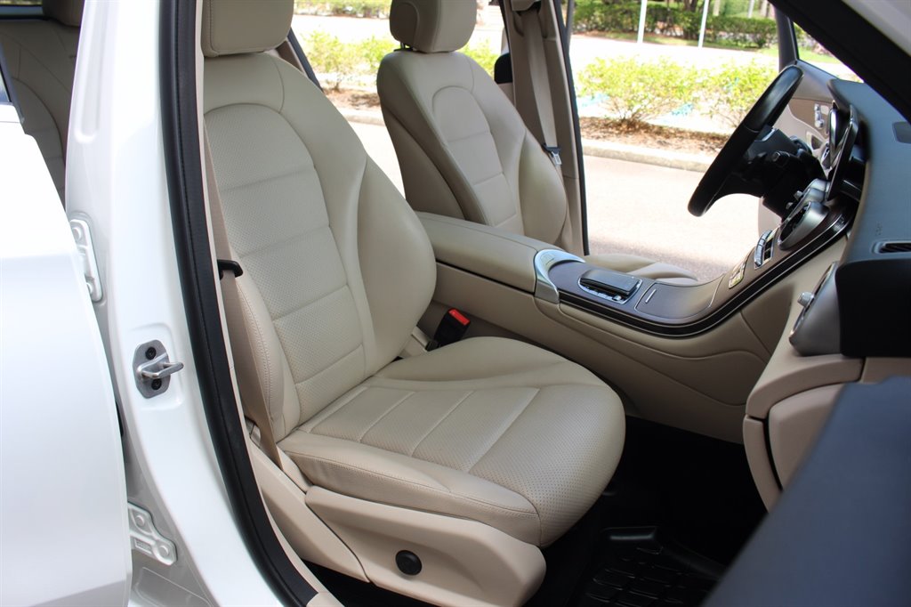 2021 Mercedes-Benz GLC GLC 300 AWD