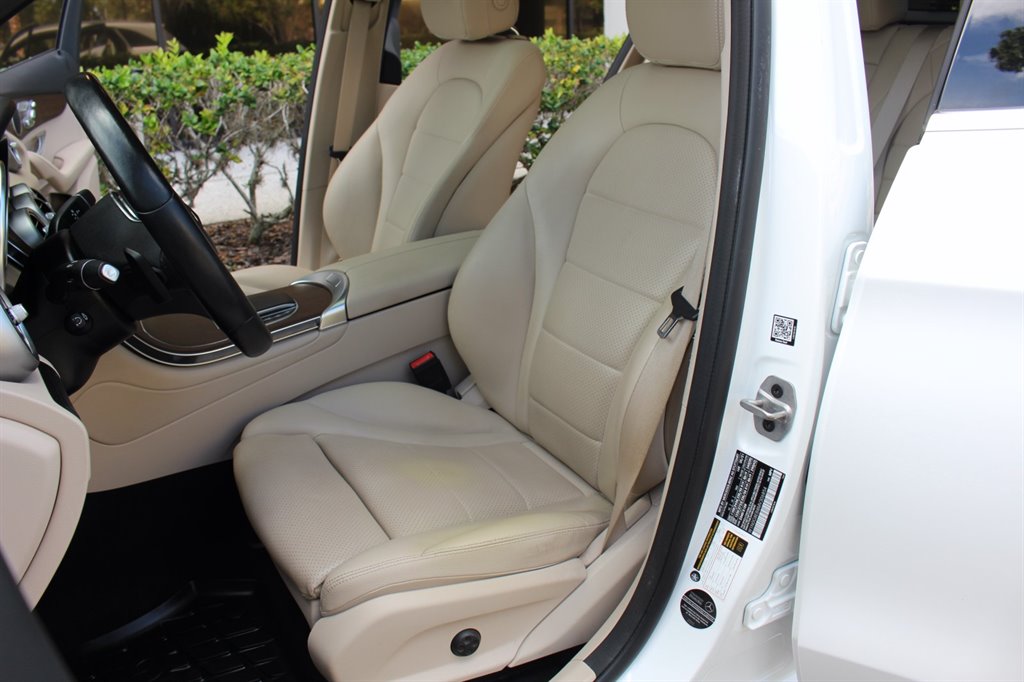 2021 Mercedes-Benz GLC GLC 300 AWD