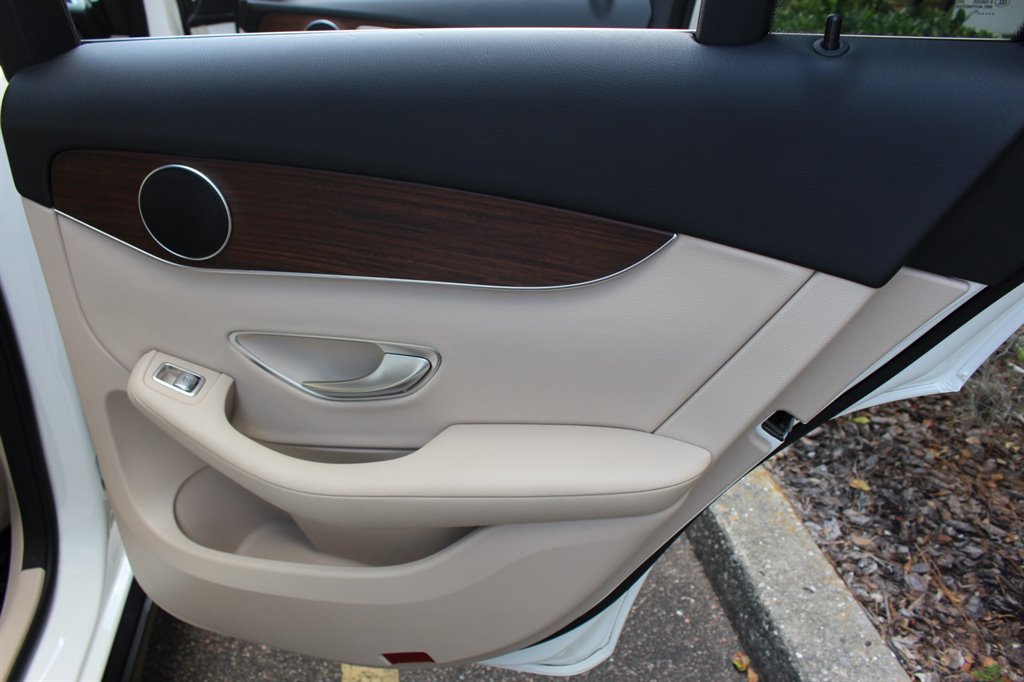 2021 Mercedes-Benz GLC GLC 300 AWD