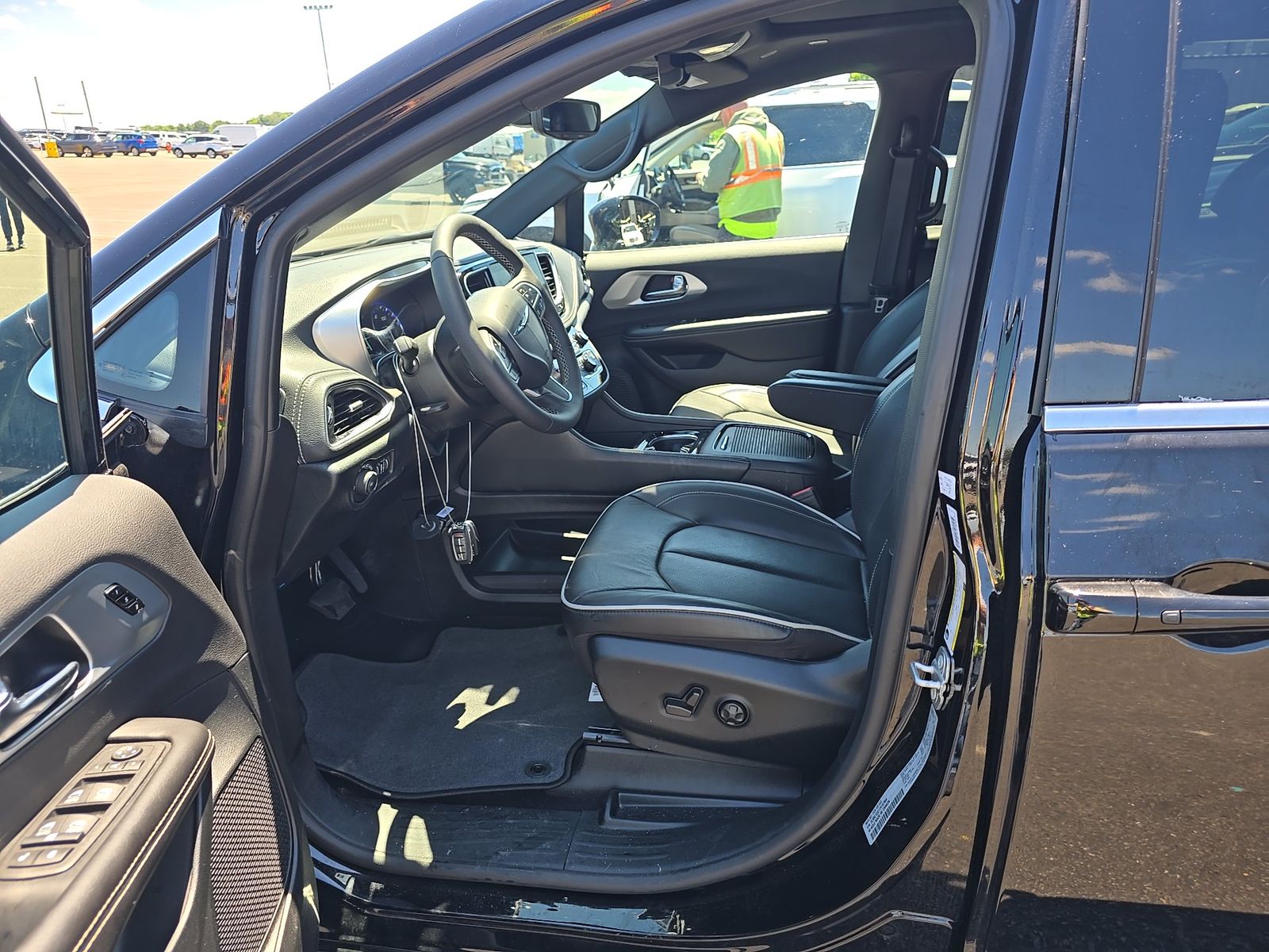 2026 Chrysler Pacifica Limited FWD