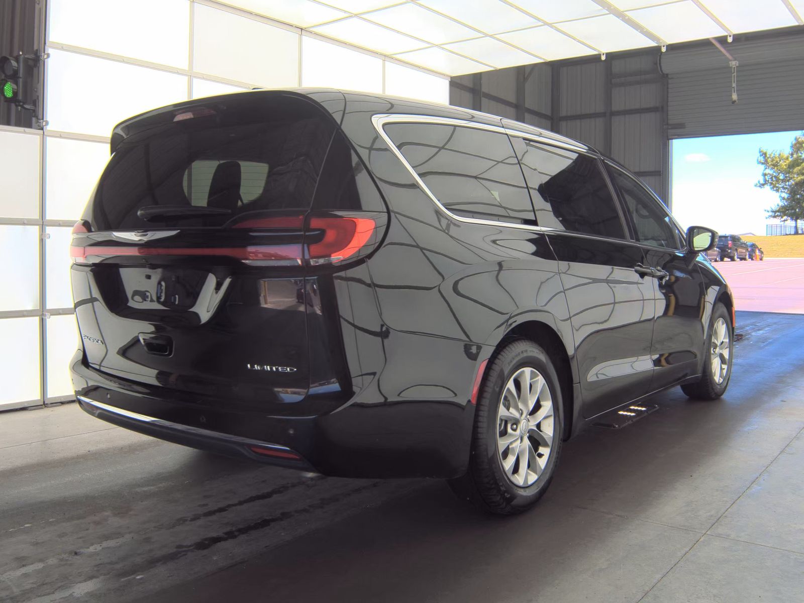 2026 Chrysler Pacifica Limited FWD