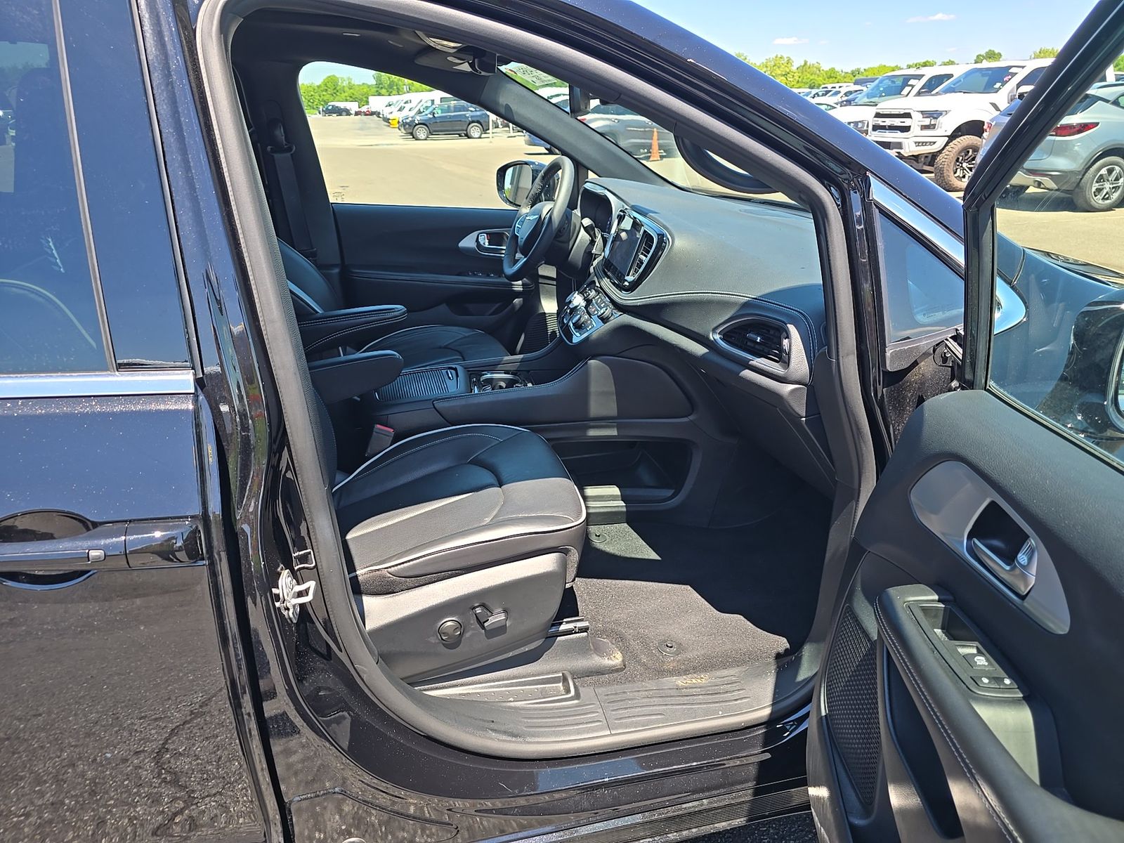 2026 Chrysler Pacifica Limited FWD