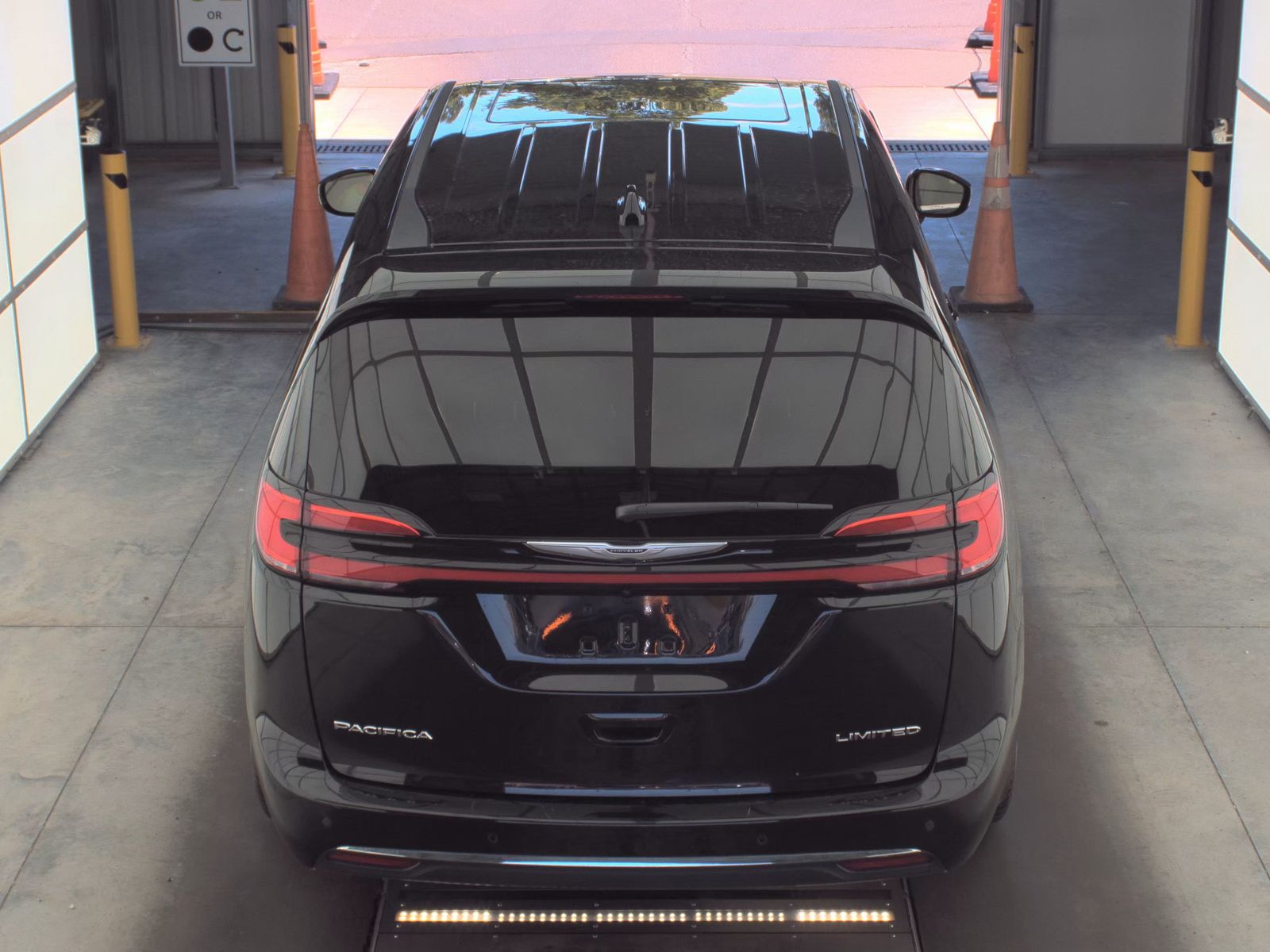 2026 Chrysler Pacifica Limited FWD