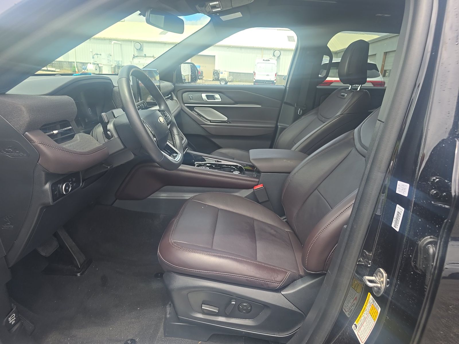 2025 Ford Explorer Platinum RWD