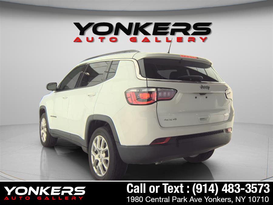 2023 Jeep Compass Latitude Lux AWD