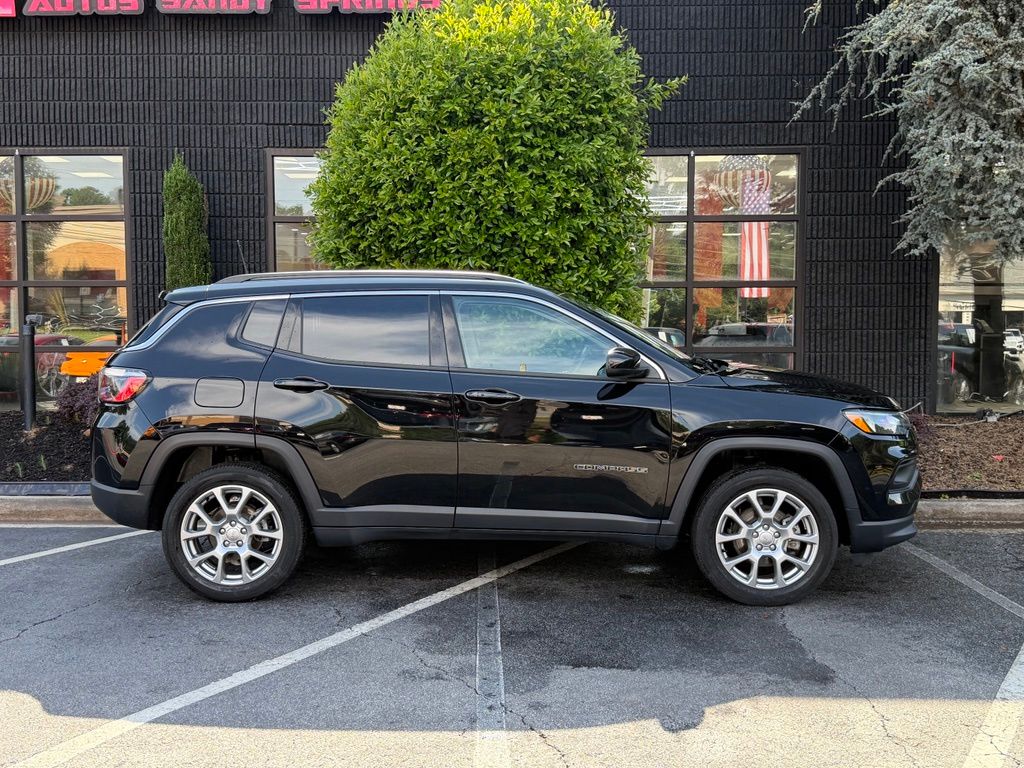 2022 Jeep Compass Latitude Lux AWD