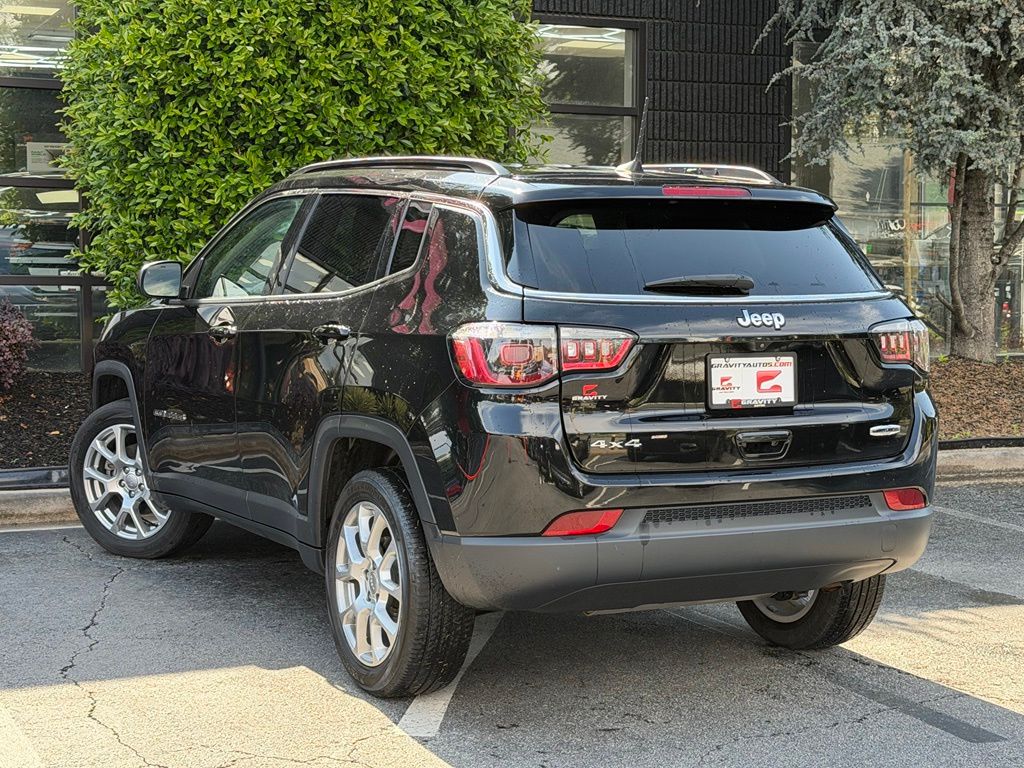 2022 Jeep Compass Latitude Lux AWD