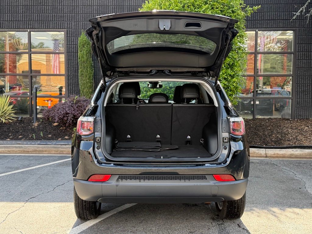2022 Jeep Compass Latitude Lux AWD