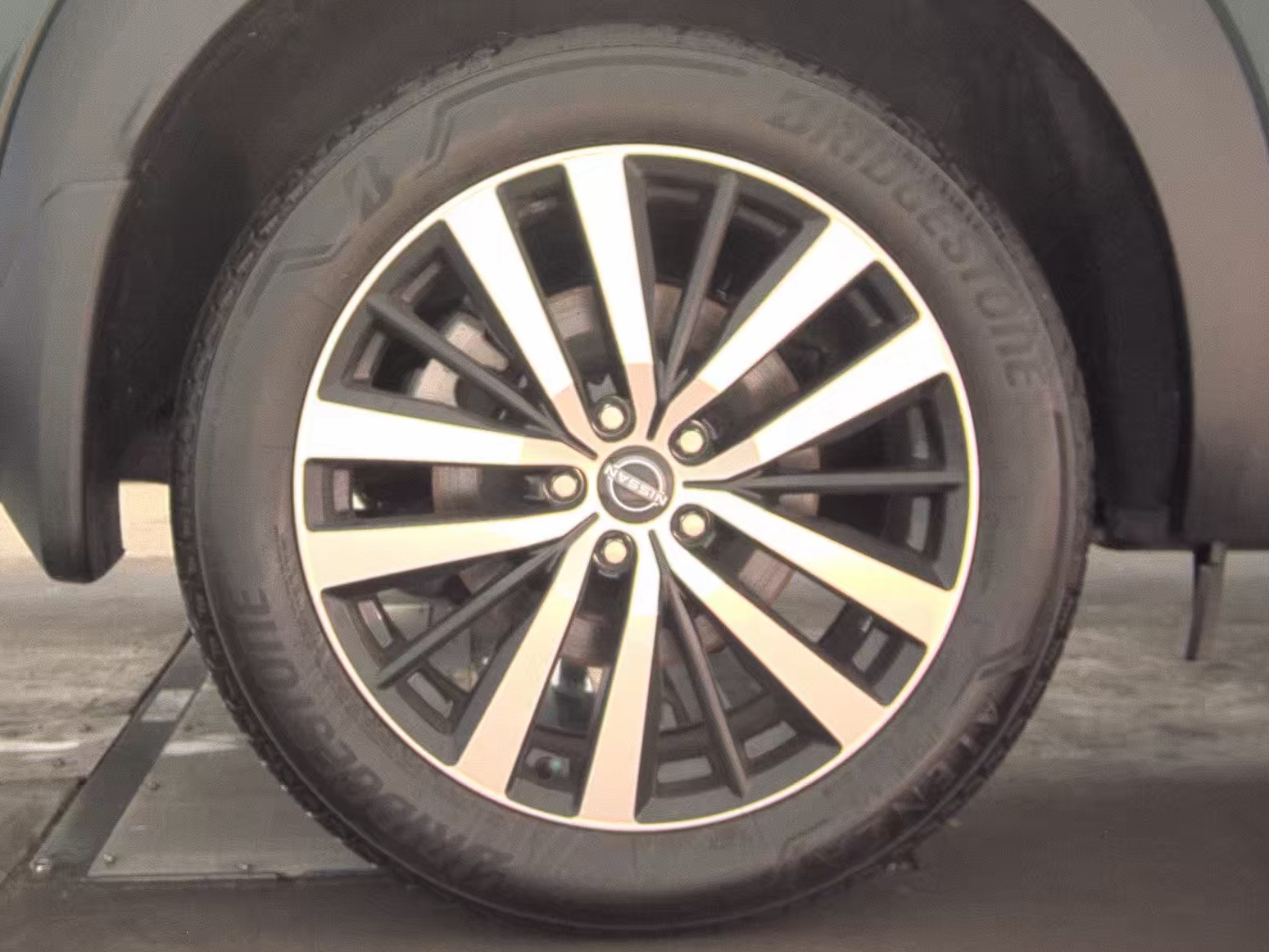 2025 Nissan Pathfinder Platinum AWD