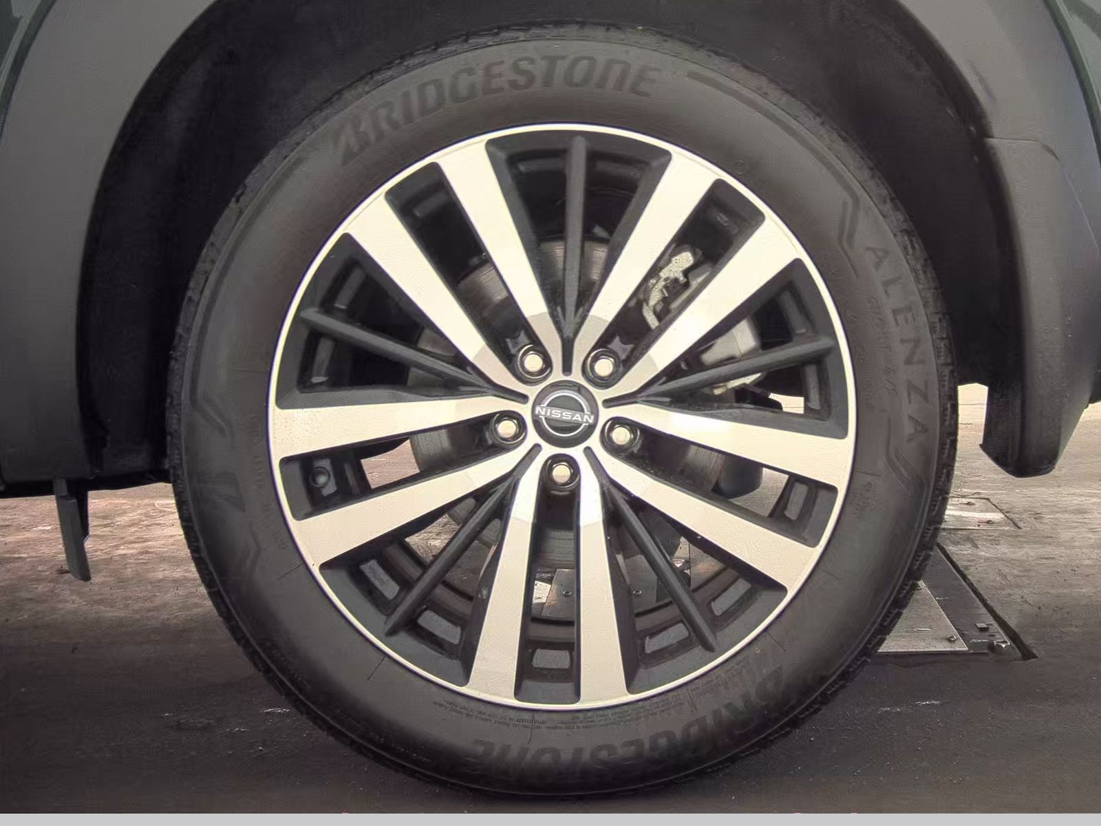 2025 Nissan Pathfinder Platinum AWD