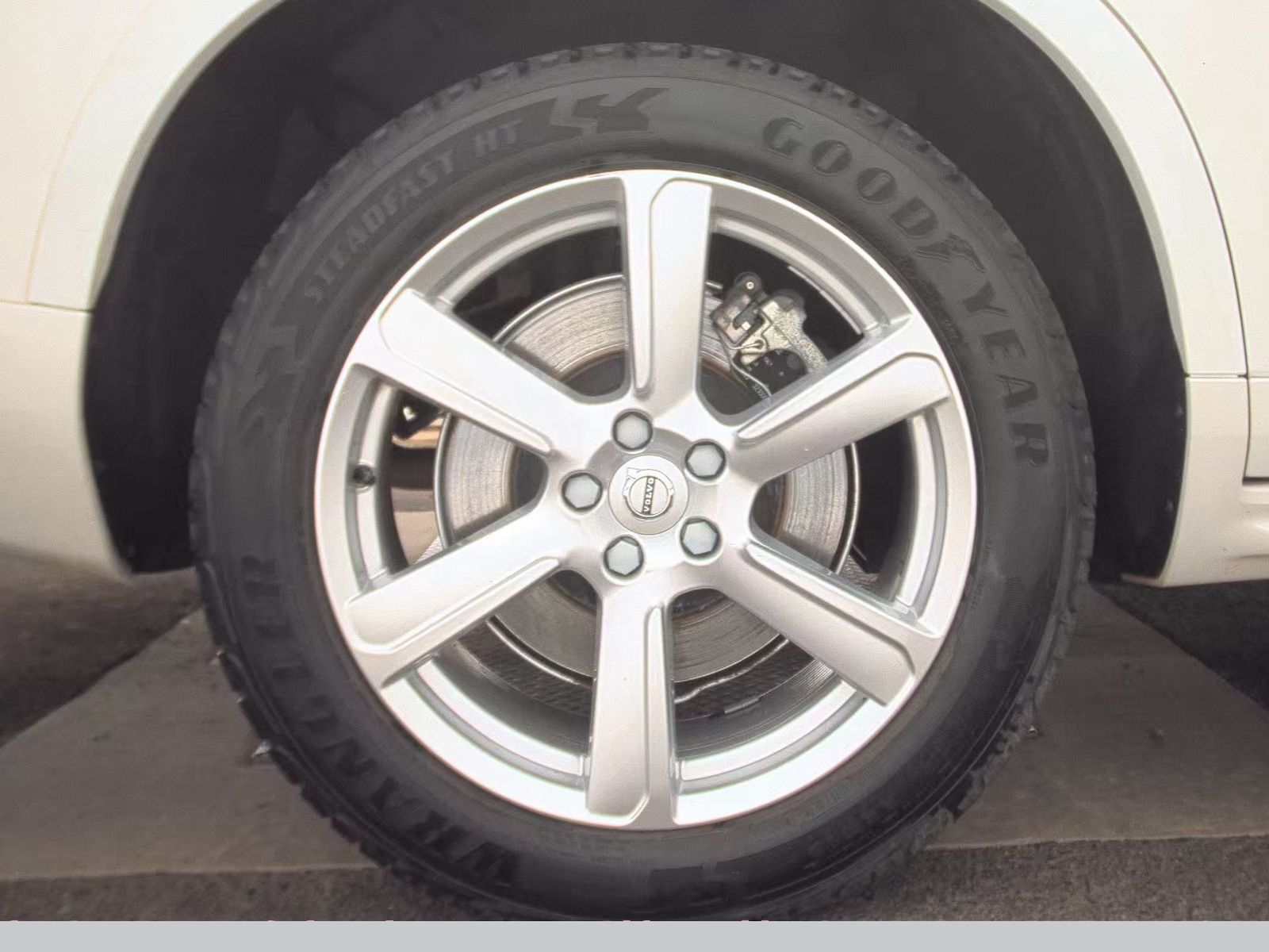 2024 Volvo XC90 B5 Core FWD