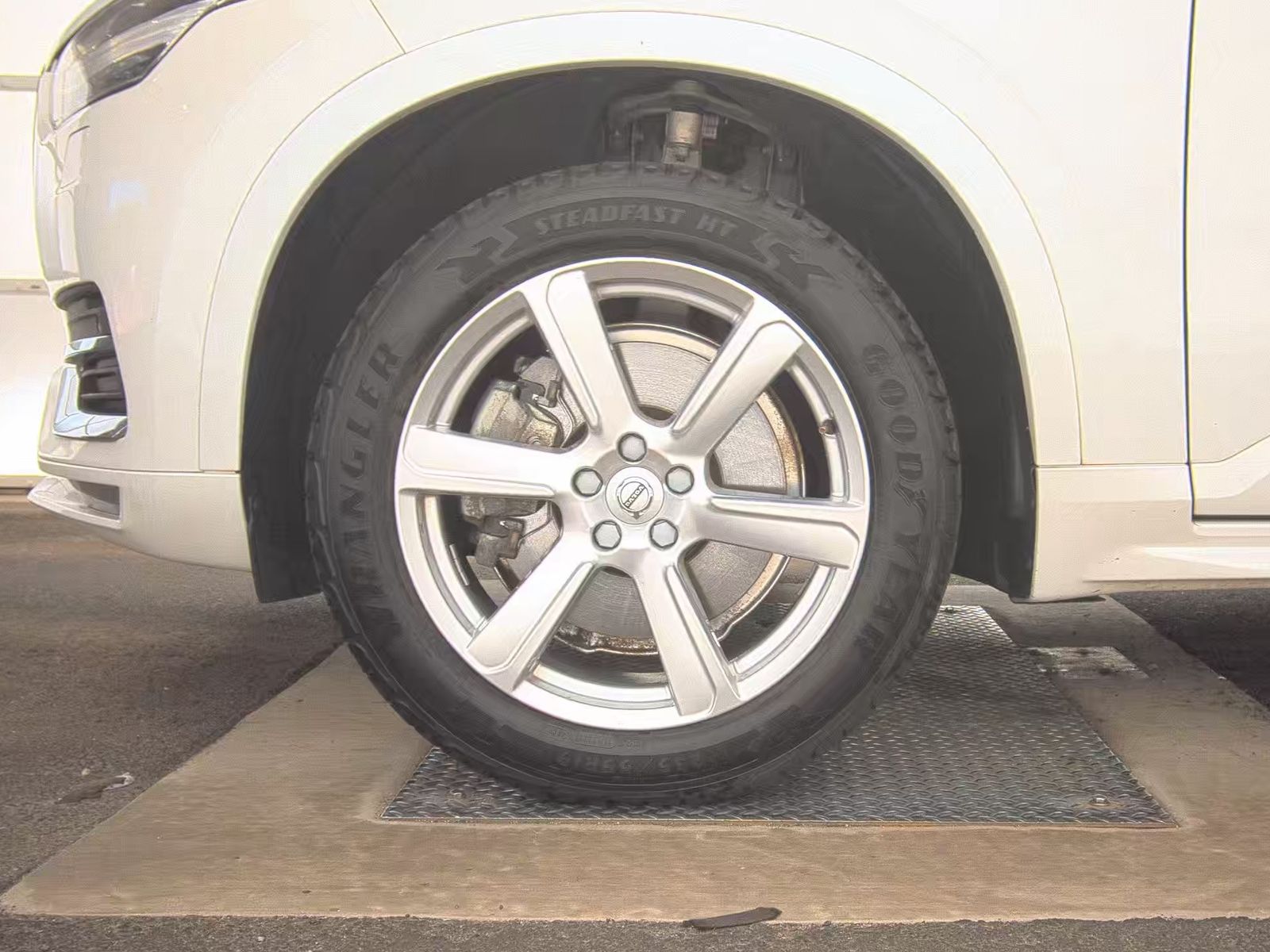 2024 Volvo XC90 B5 Core FWD