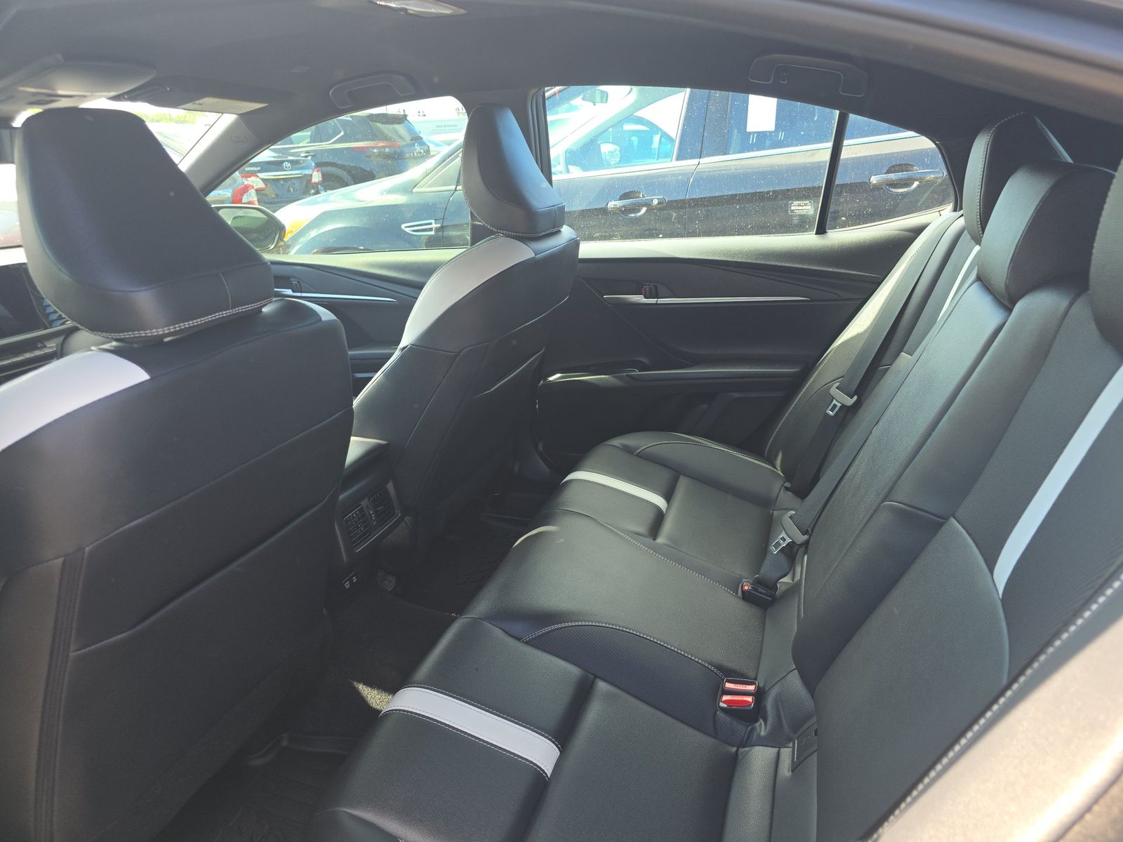 2025 Toyota Camry SE FWD