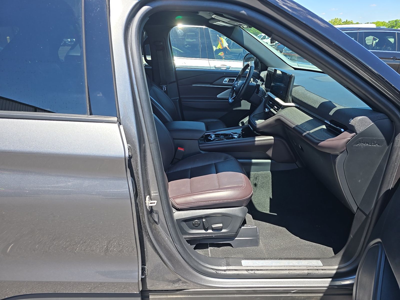 2025 Ford Explorer Platinum FWD
