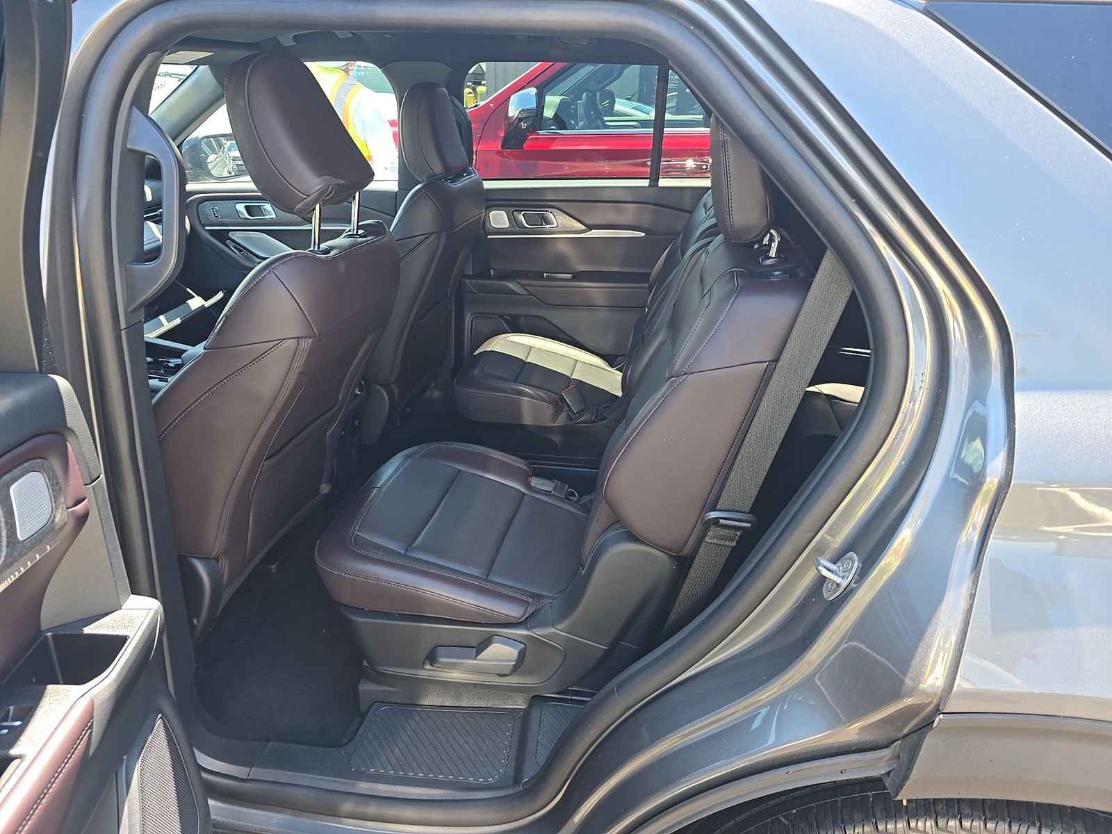 2025 Ford Explorer Platinum FWD