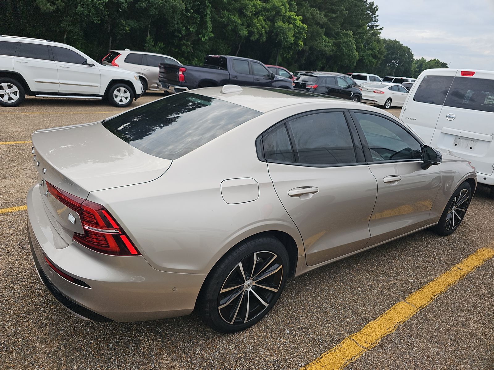 2023 Volvo S60 Recharge T8 Plus FWD