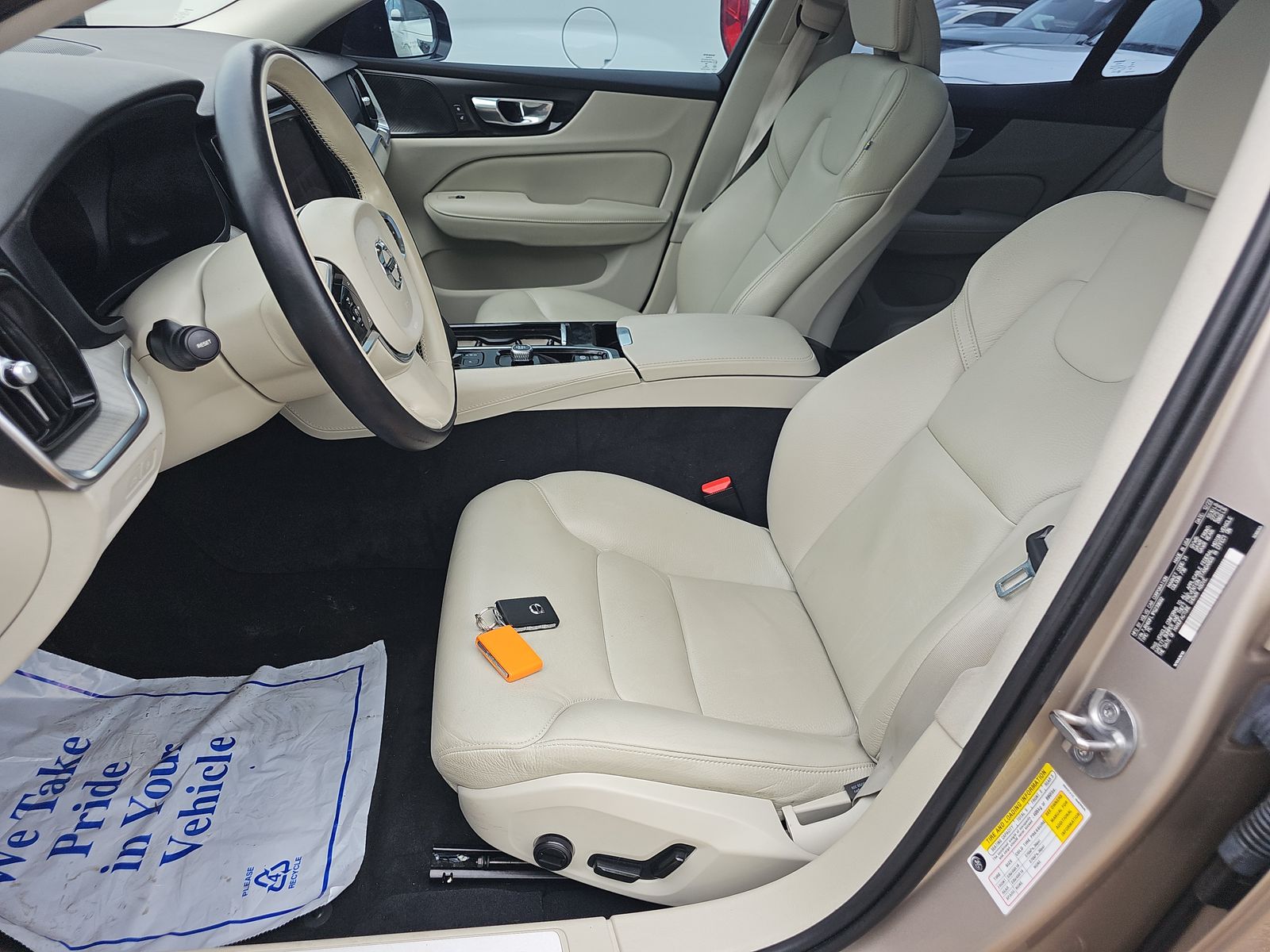 2023 Volvo S60 Recharge T8 Plus FWD