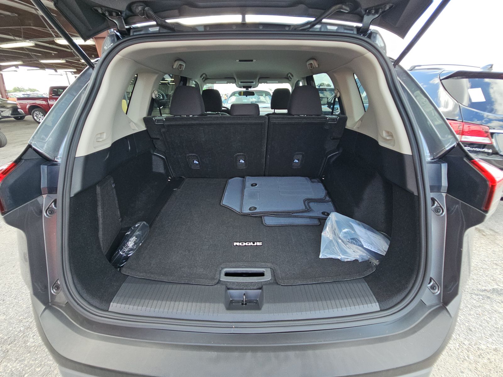 2023 Nissan Rogue S FWD