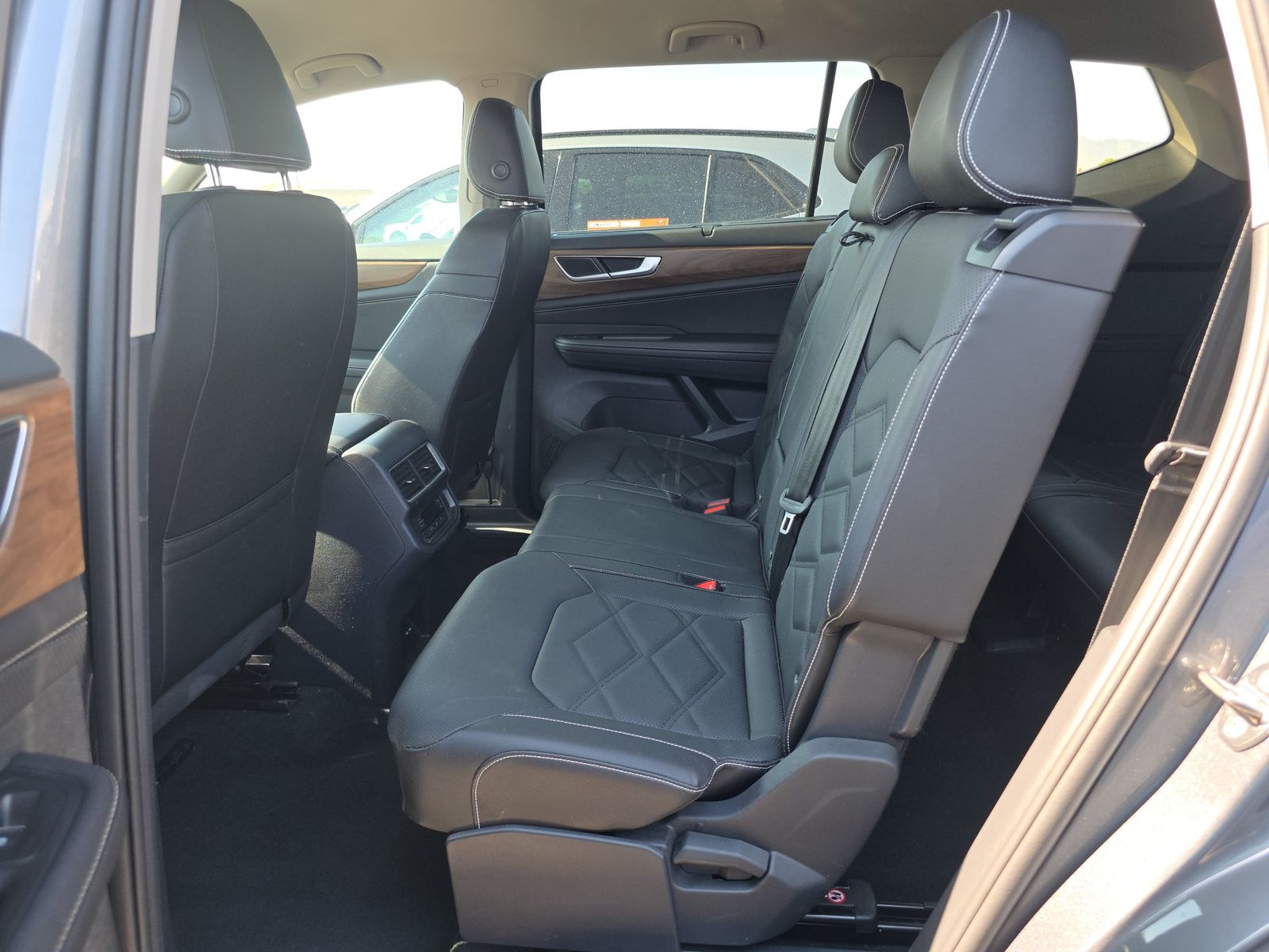 2025 Volkswagen Atlas 2.0T SE FWD