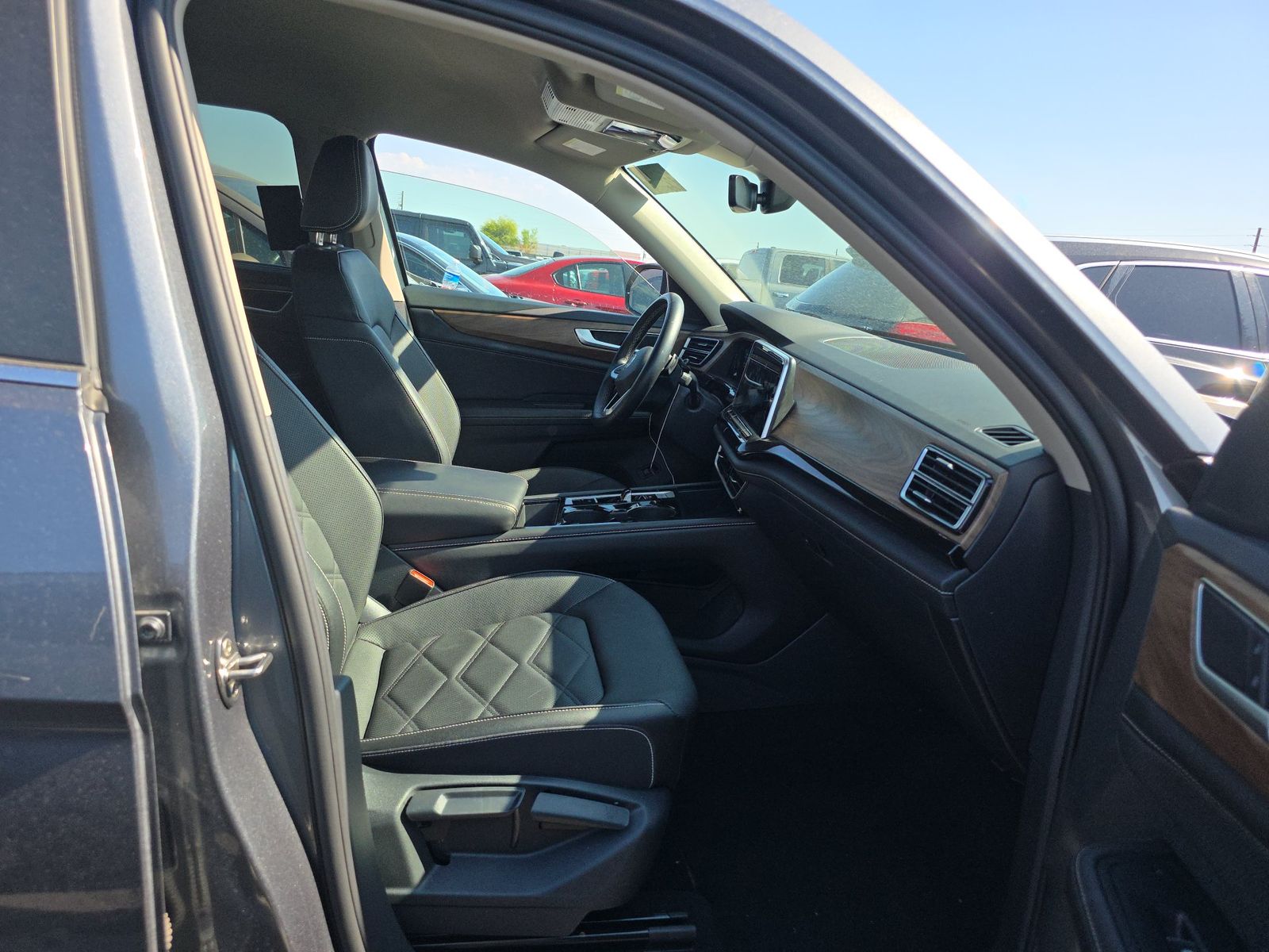 2025 Volkswagen Atlas 2.0T SE FWD