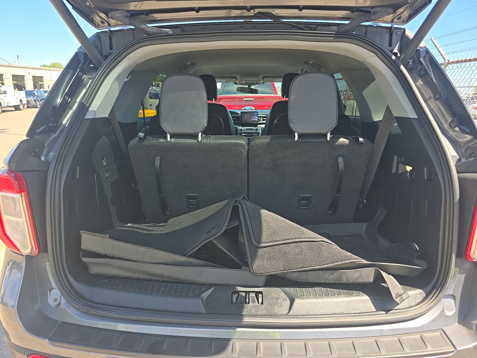 2023 Ford Explorer XLT AWD