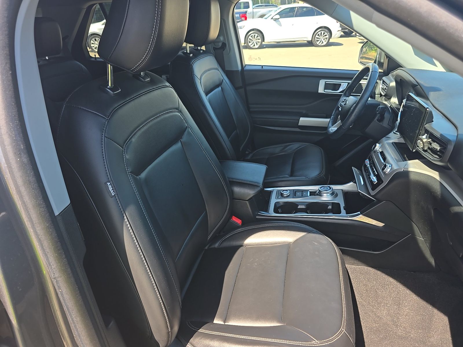 2023 Ford Explorer XLT AWD