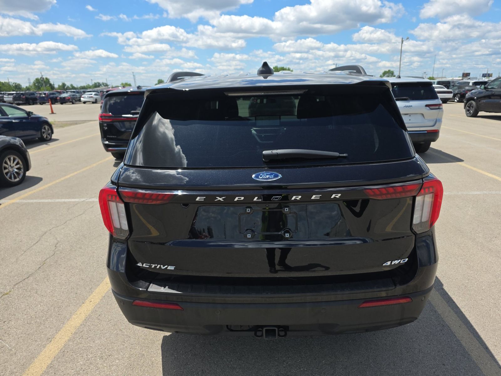 2025 Ford Explorer Active AWD