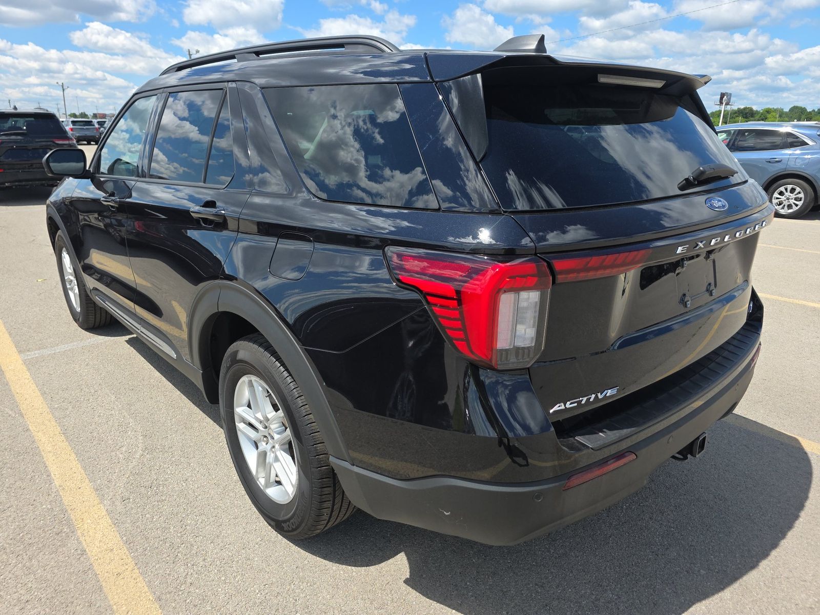 2025 Ford Explorer Active AWD