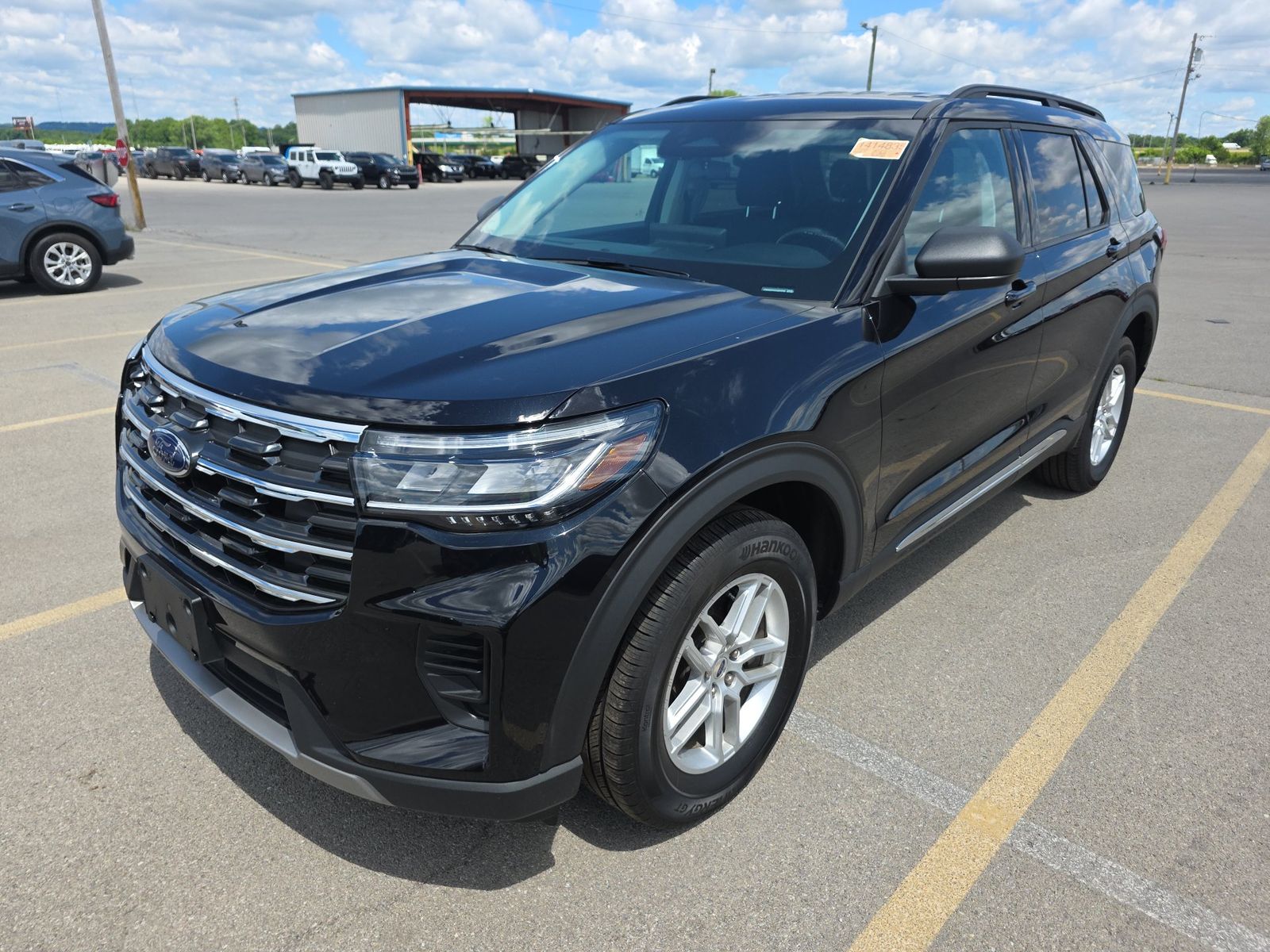 2025 Ford Explorer Active AWD