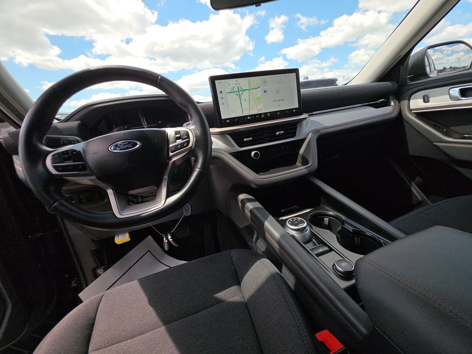 2025 Ford Explorer Active AWD