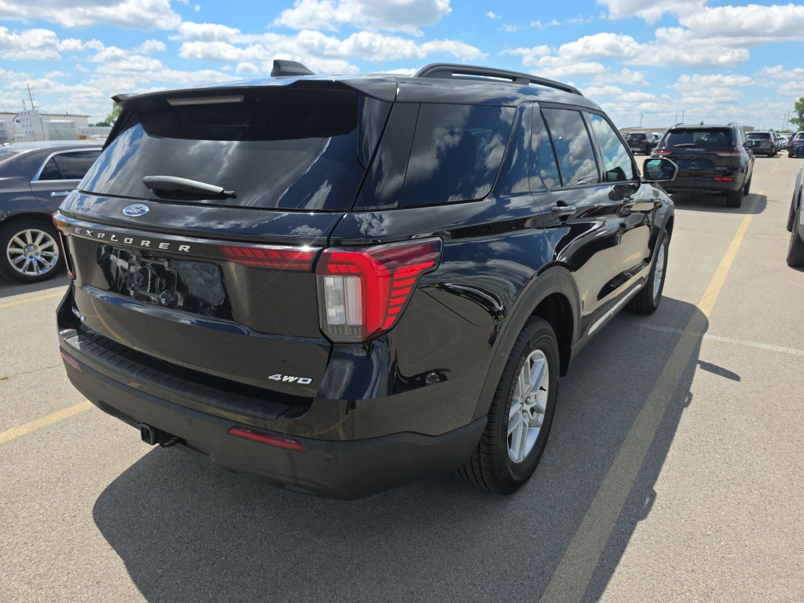 2025 Ford Explorer Active AWD
