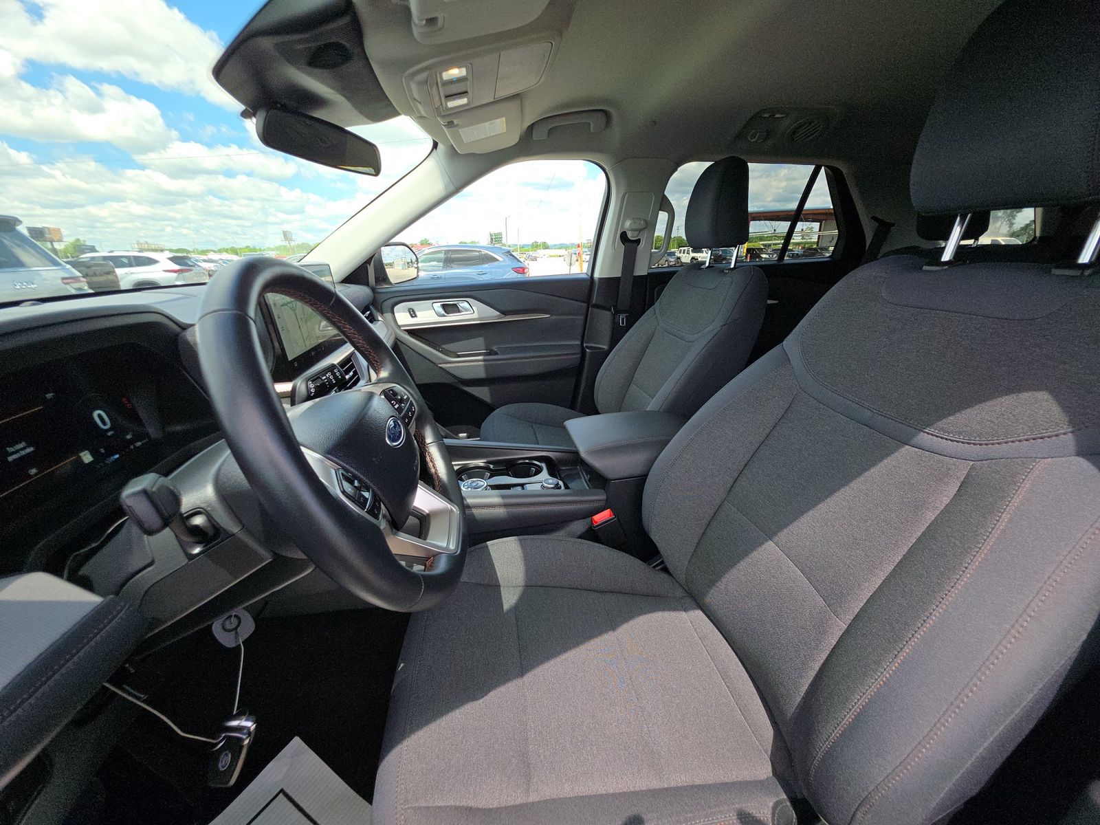 2025 Ford Explorer Active AWD