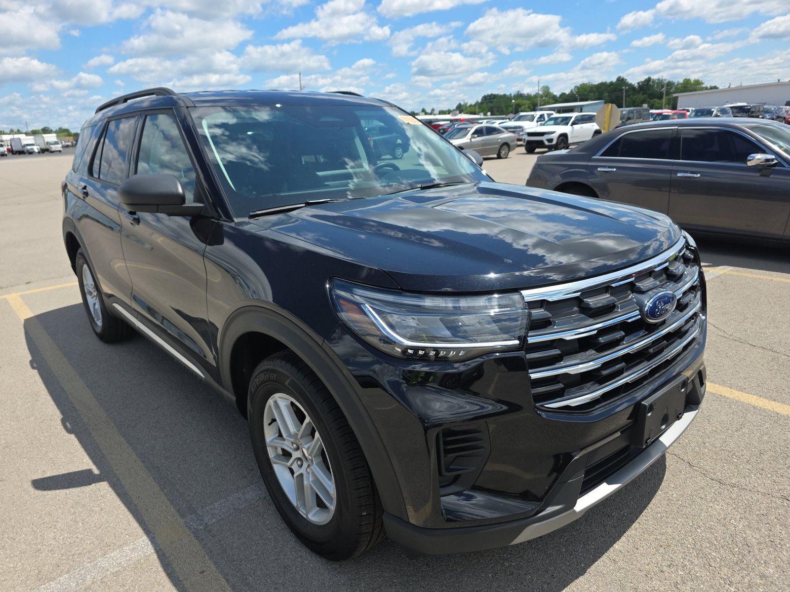 2025 Ford Explorer Active AWD