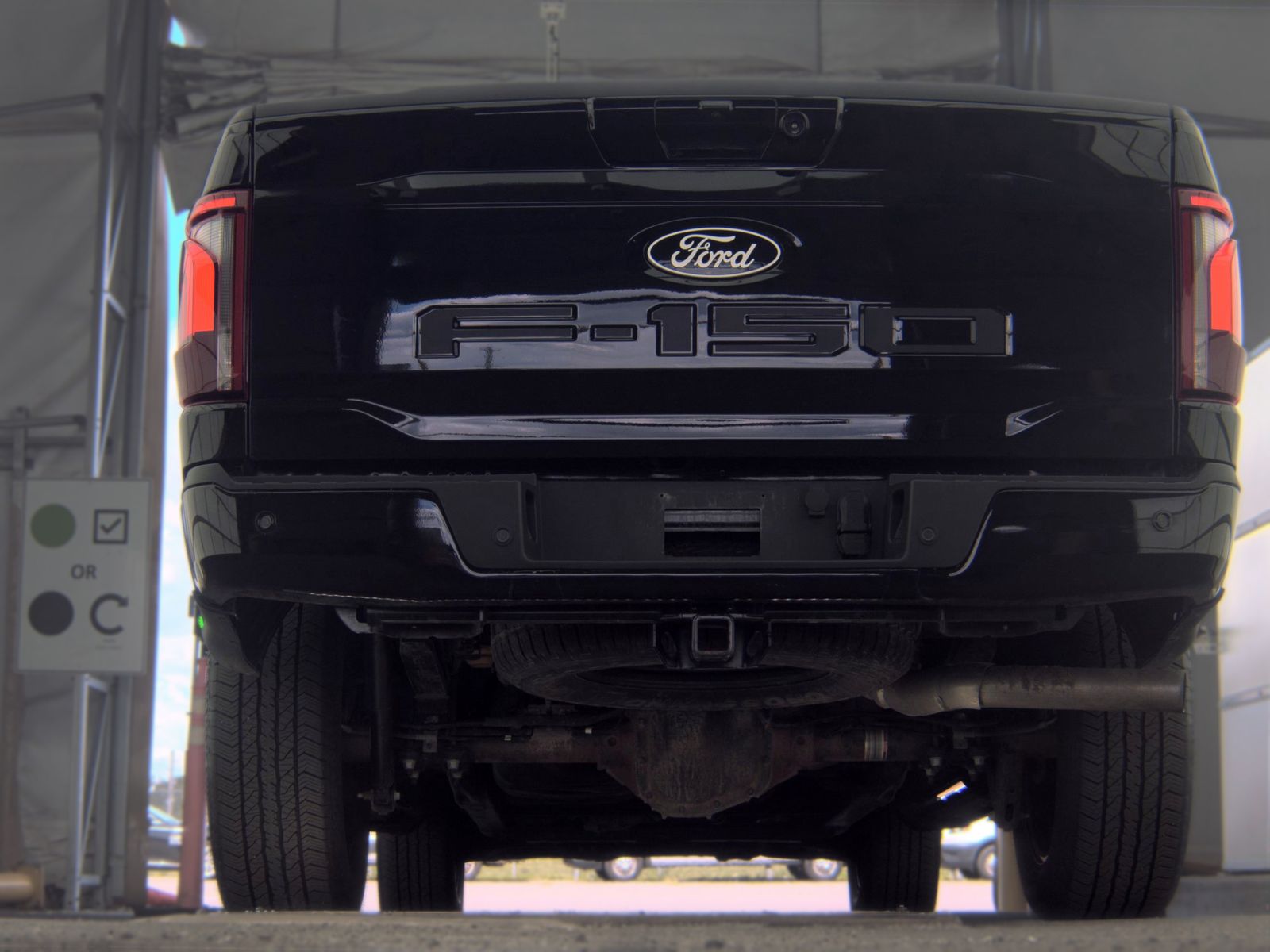 2025 Ford F-150 Lariat AWD