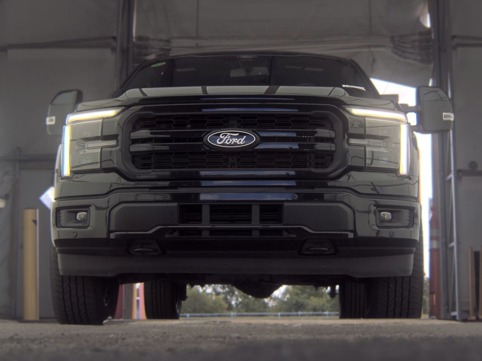 2025 Ford F-150 Lariat AWD