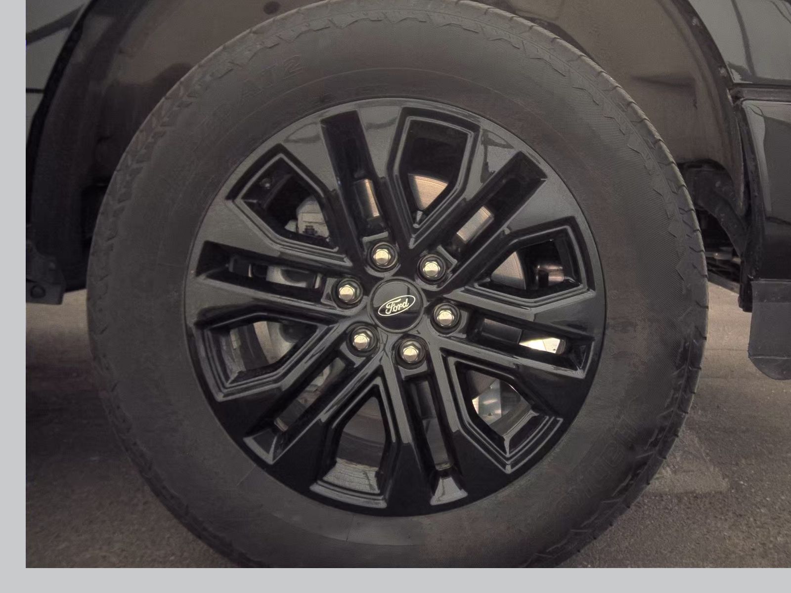 2025 Ford F-150 Lariat AWD