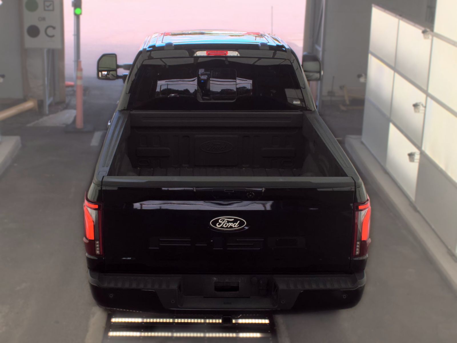 2025 Ford F-150 Lariat AWD