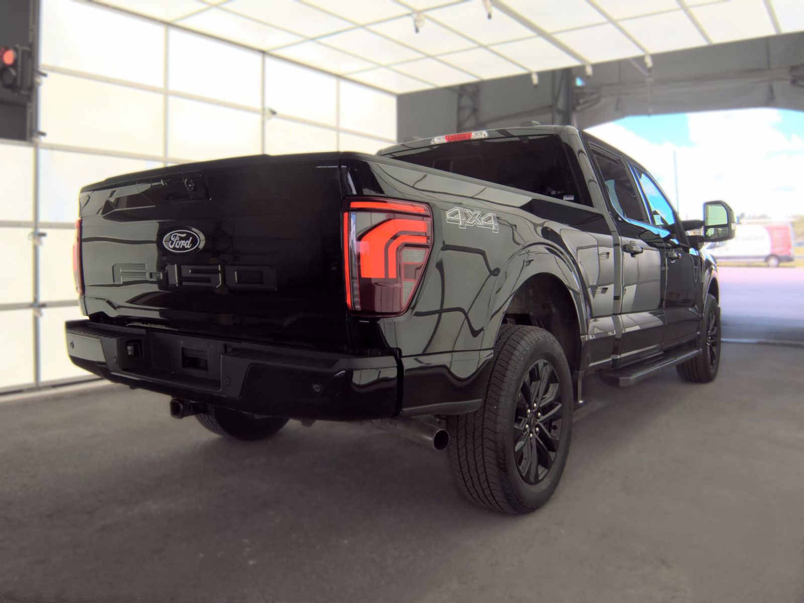 2025 Ford F-150 Lariat AWD