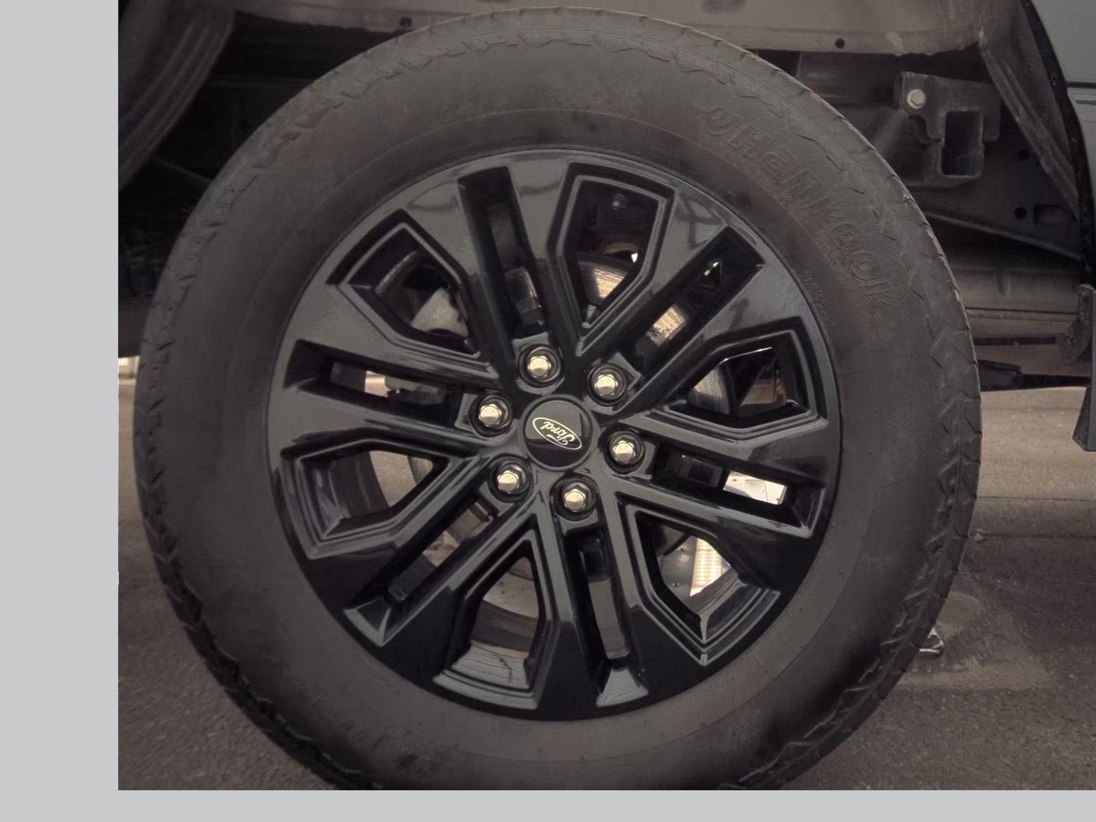 2025 Ford F-150 Lariat AWD