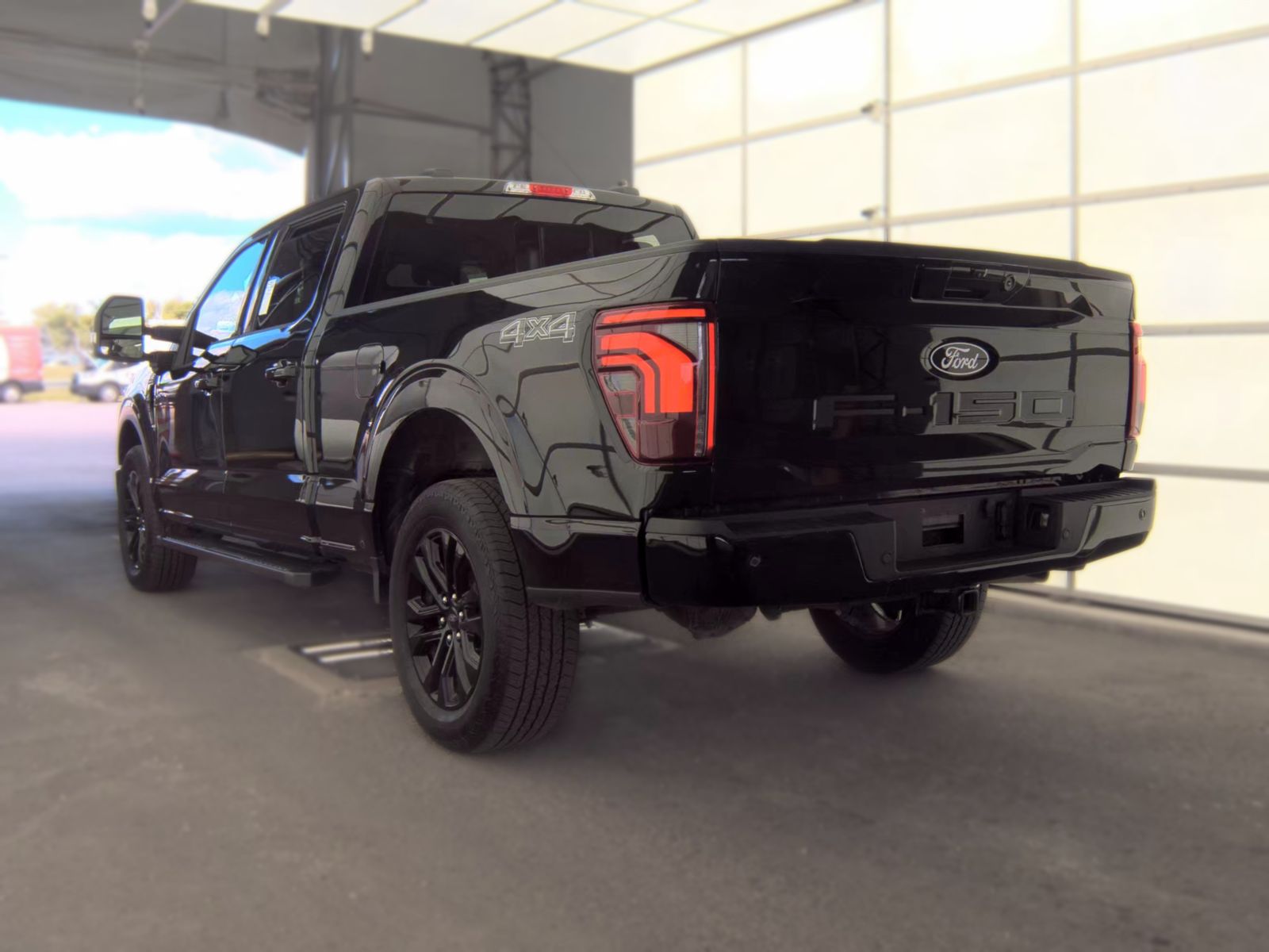 2025 Ford F-150 Lariat AWD