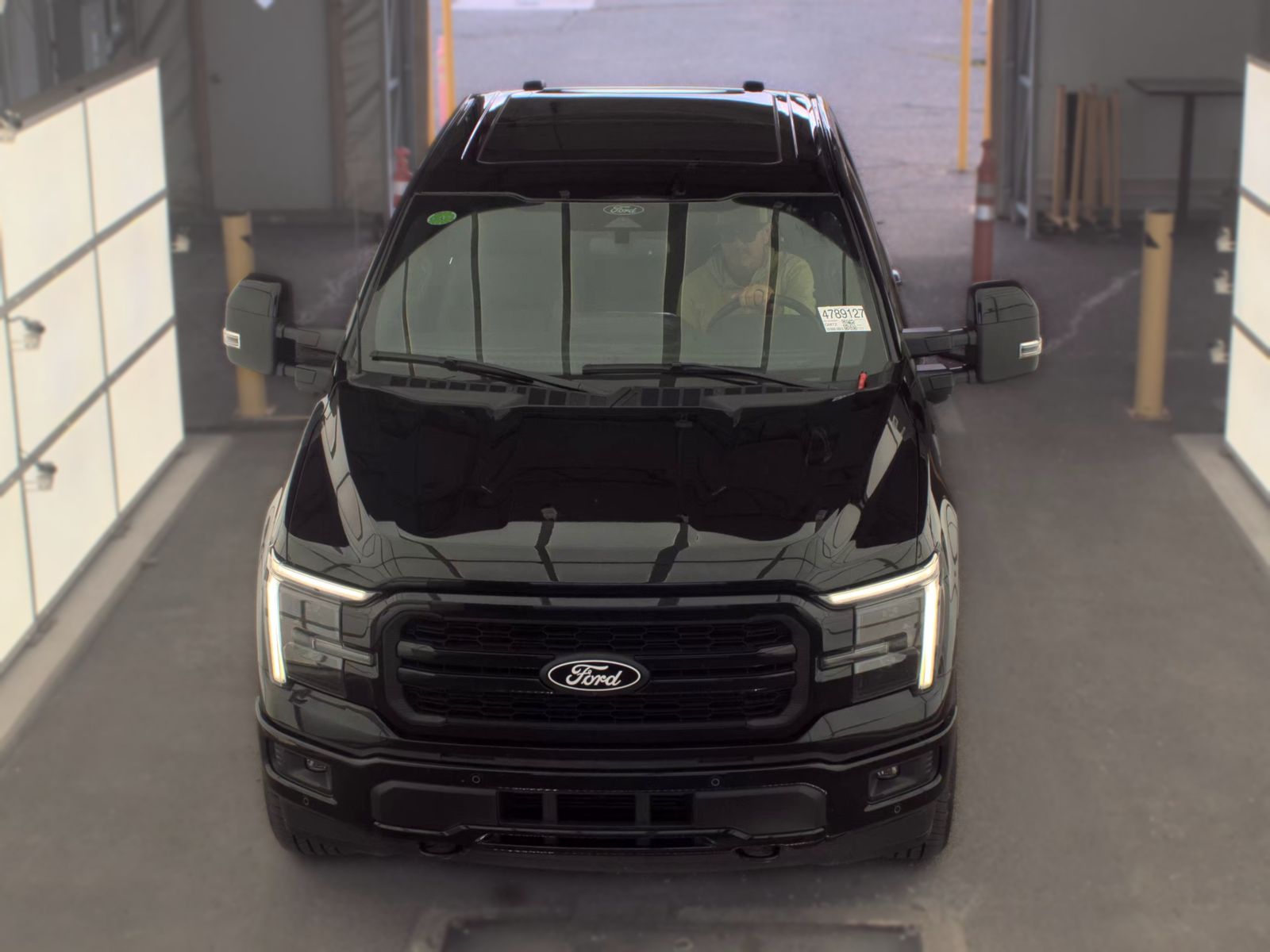 2025 Ford F-150 Lariat AWD