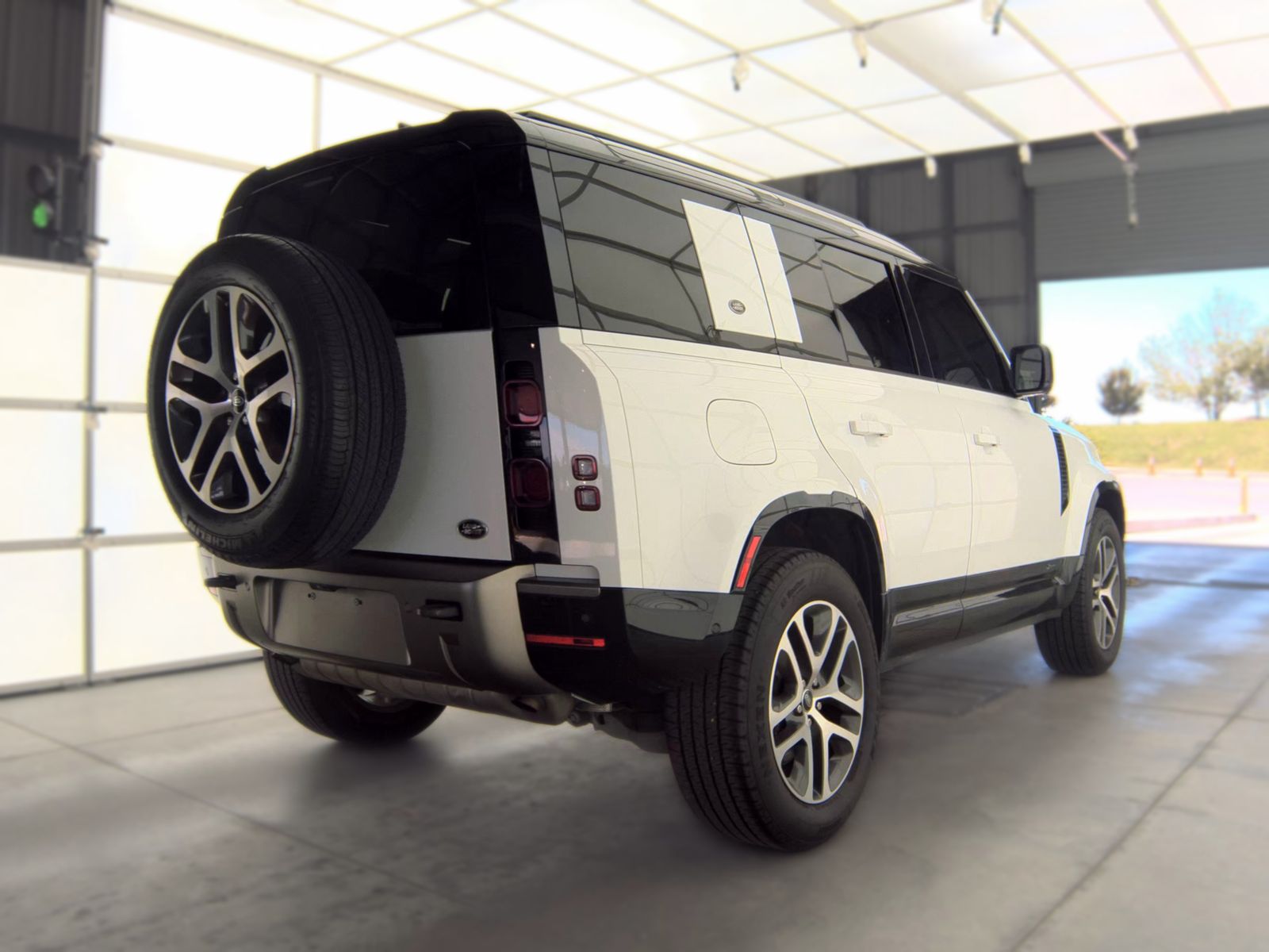 2021 Land Rover Defender 110 X-Dynamic SE AWD