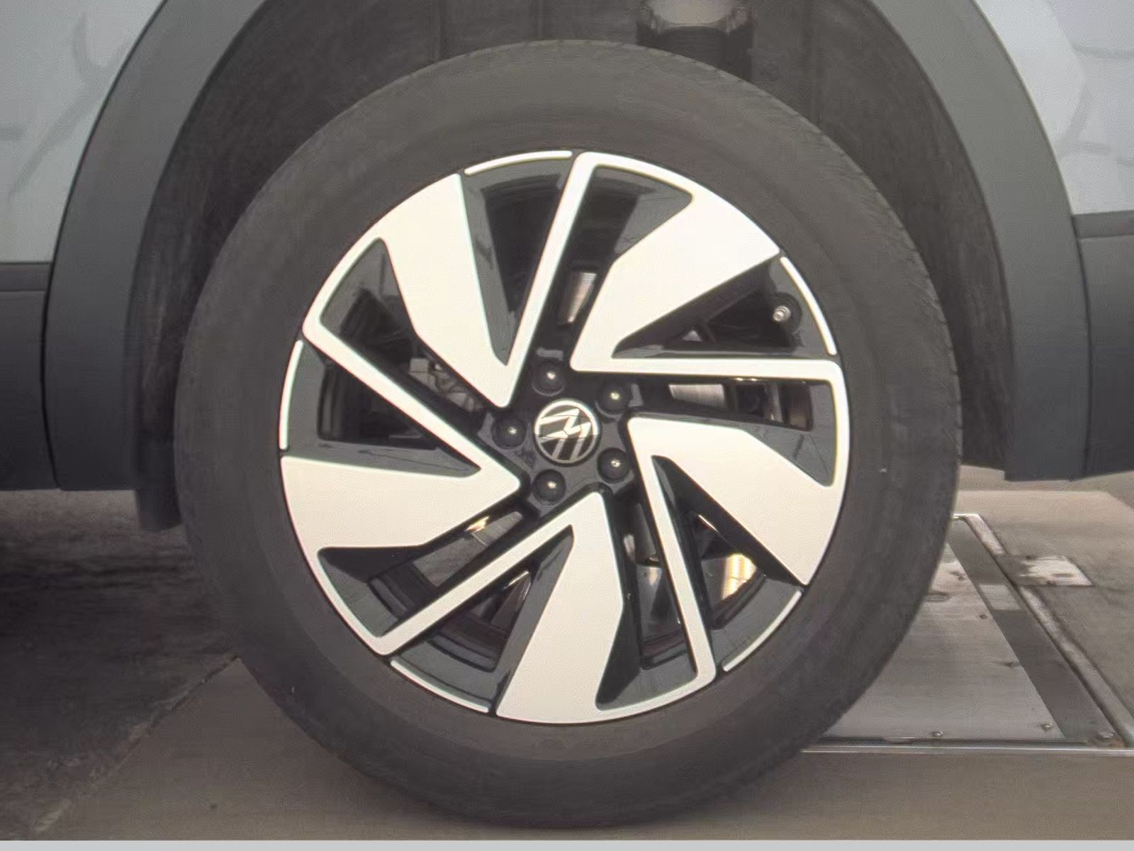 2025 Volkswagen Atlas 2.0T SE FWD