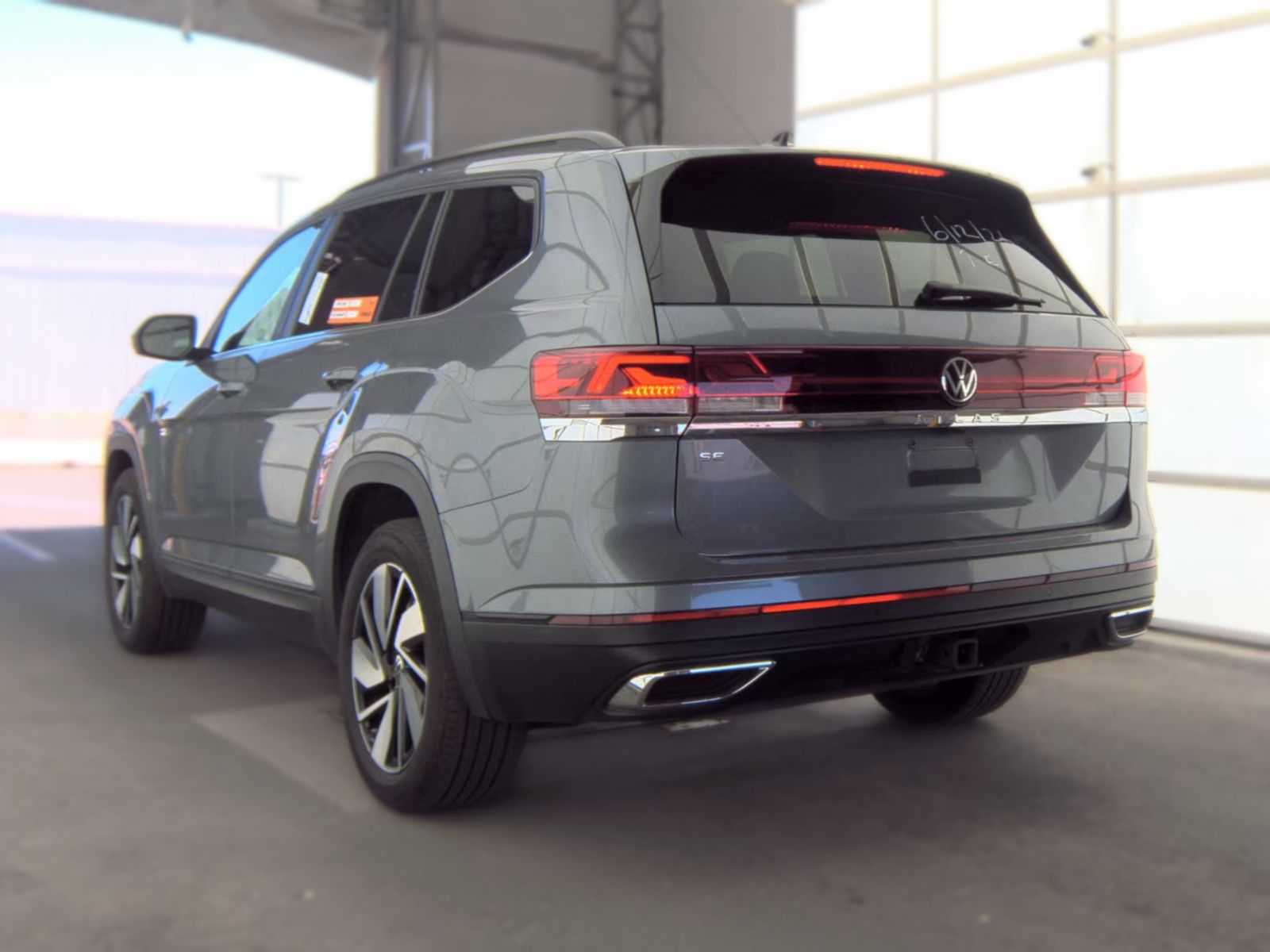2025 Volkswagen Atlas 2.0T SE FWD