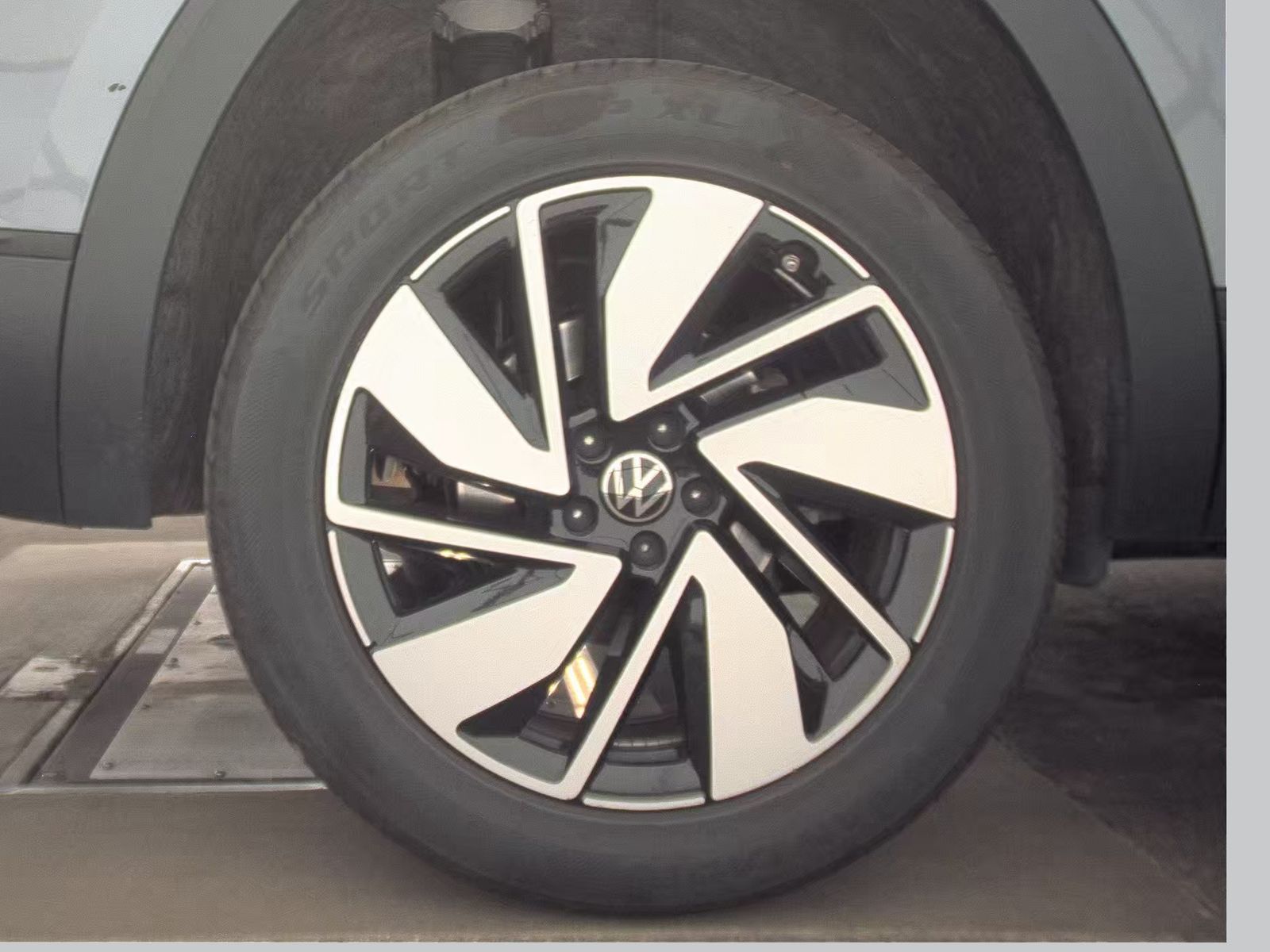 2025 Volkswagen Atlas 2.0T SE FWD