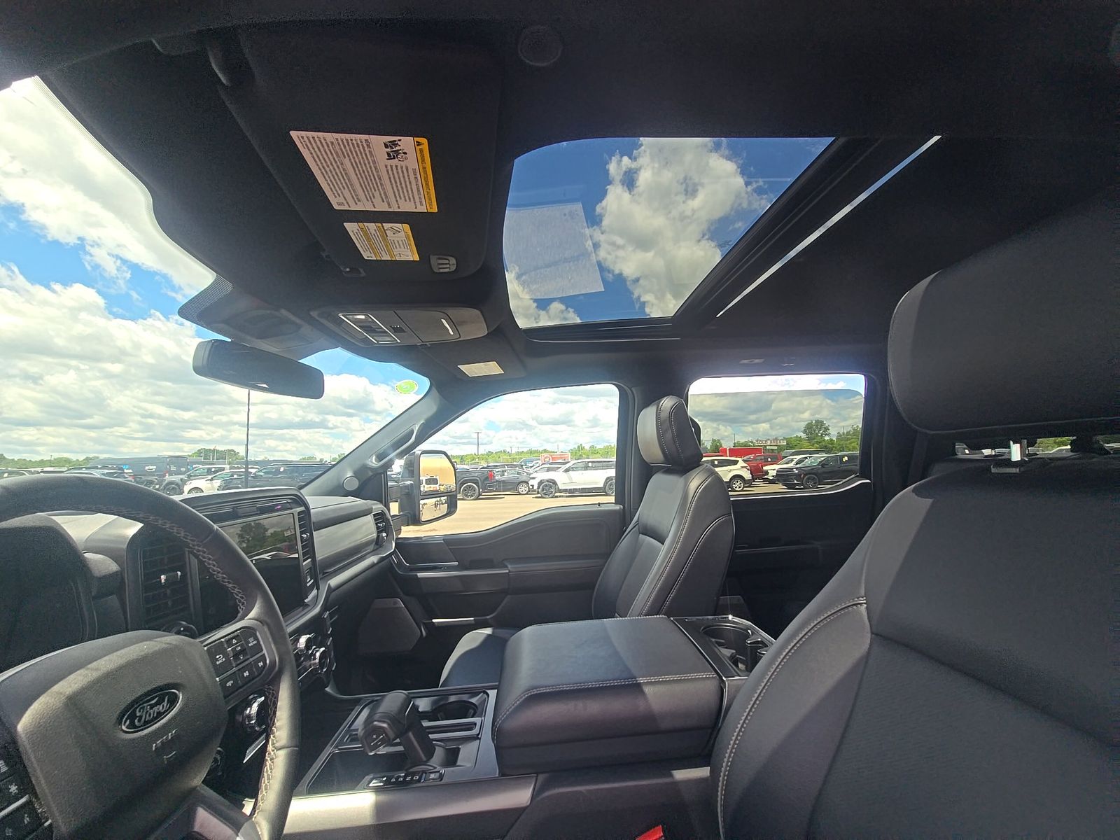 2025 Ford F-150 Lariat AWD
