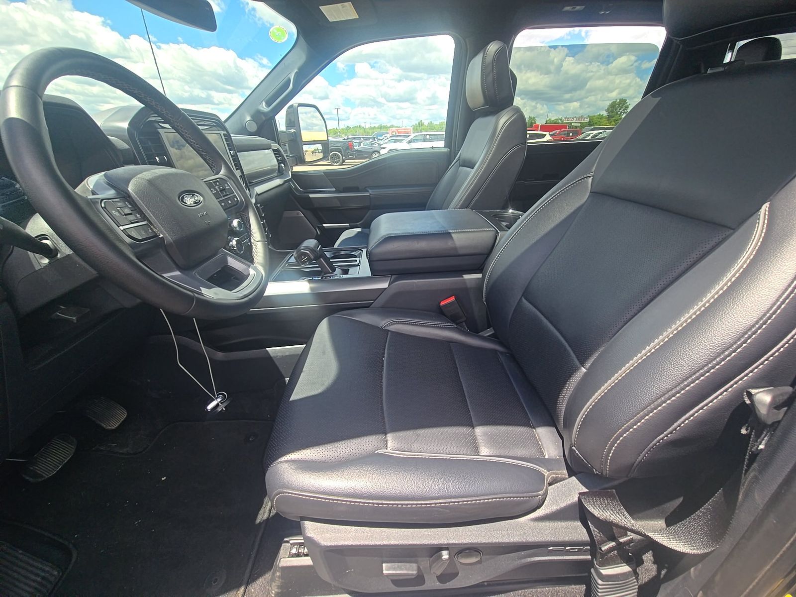2025 Ford F-150 Lariat AWD