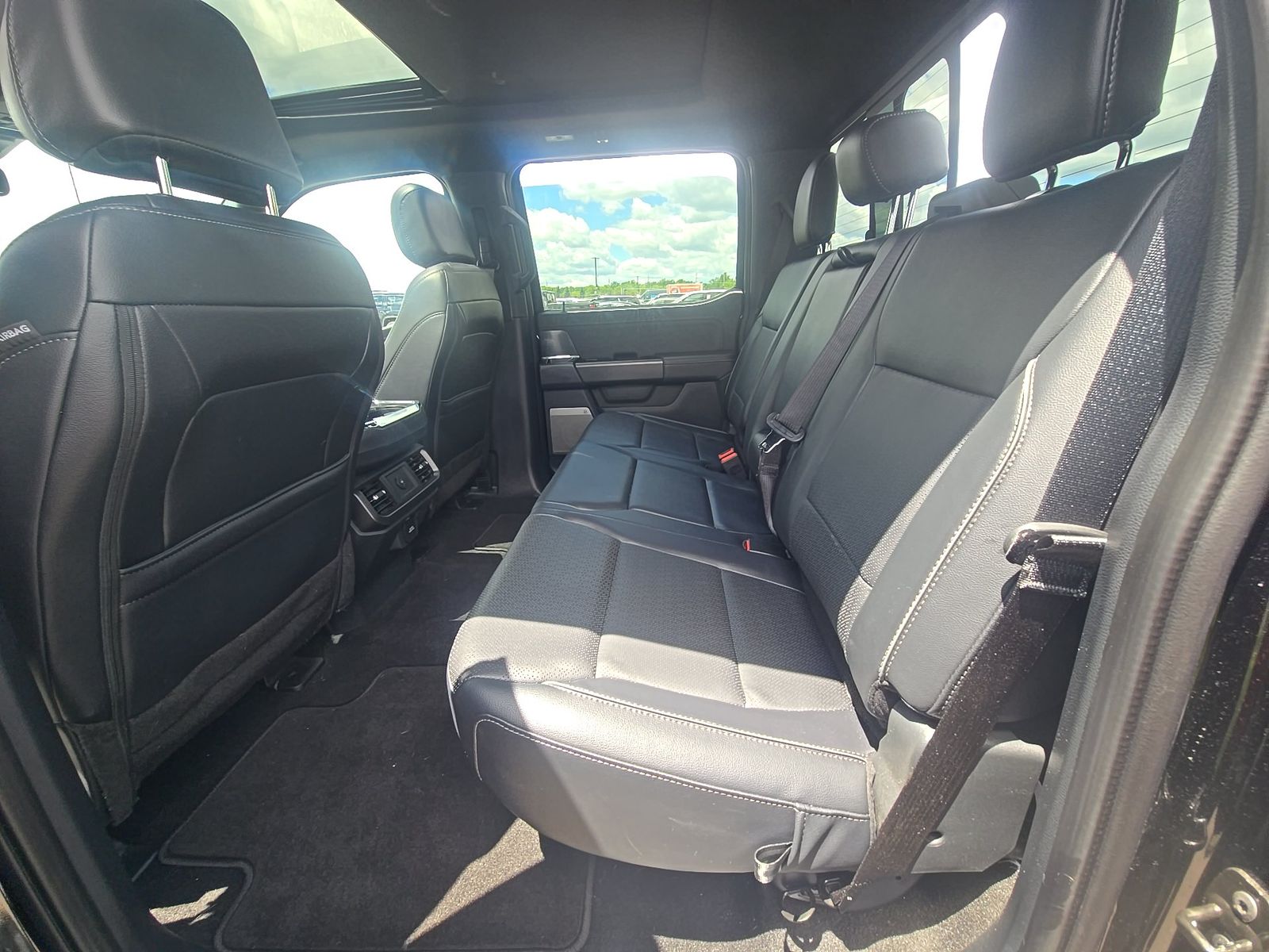 2025 Ford F-150 Lariat AWD
