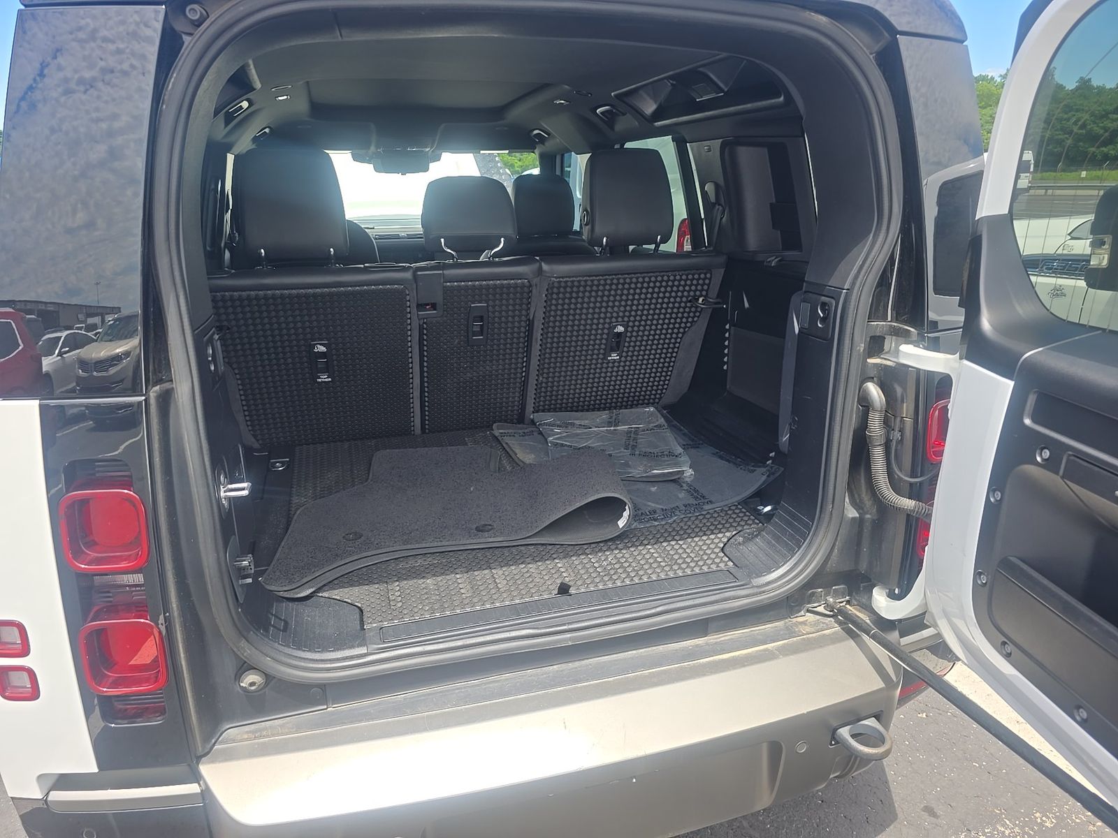 2021 Land Rover Defender 110 X-Dynamic SE AWD